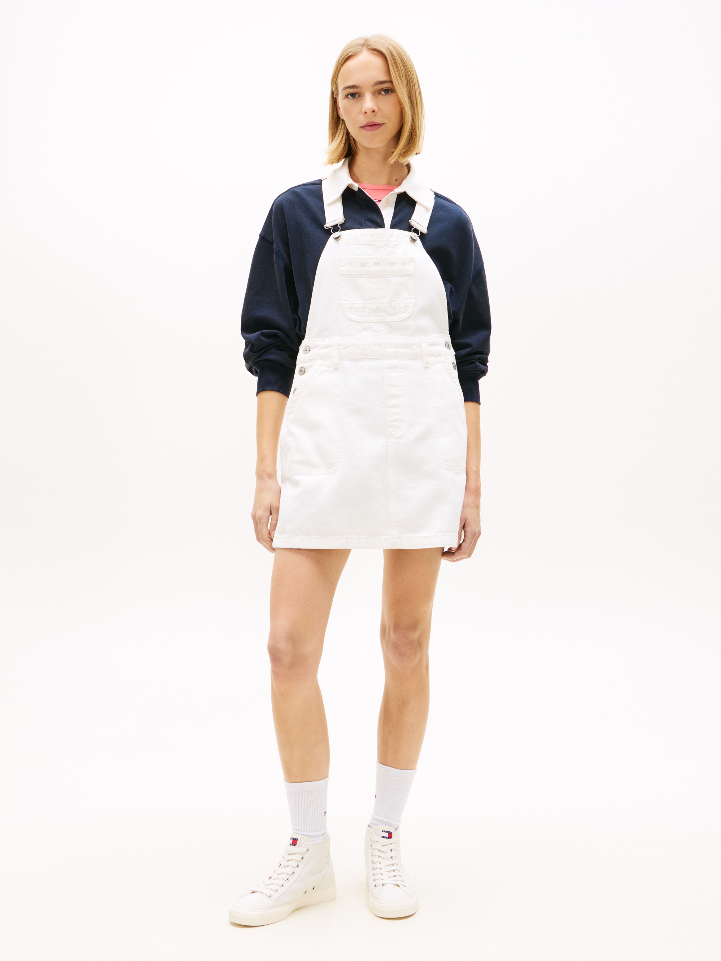 Tommy Jeans Robe à bavette »DENIM DUNGAREE DRESS FLG BJ6099« Poche poitrine | Poches arrière | Poches pour les mains en longueur mini, coupe régulière