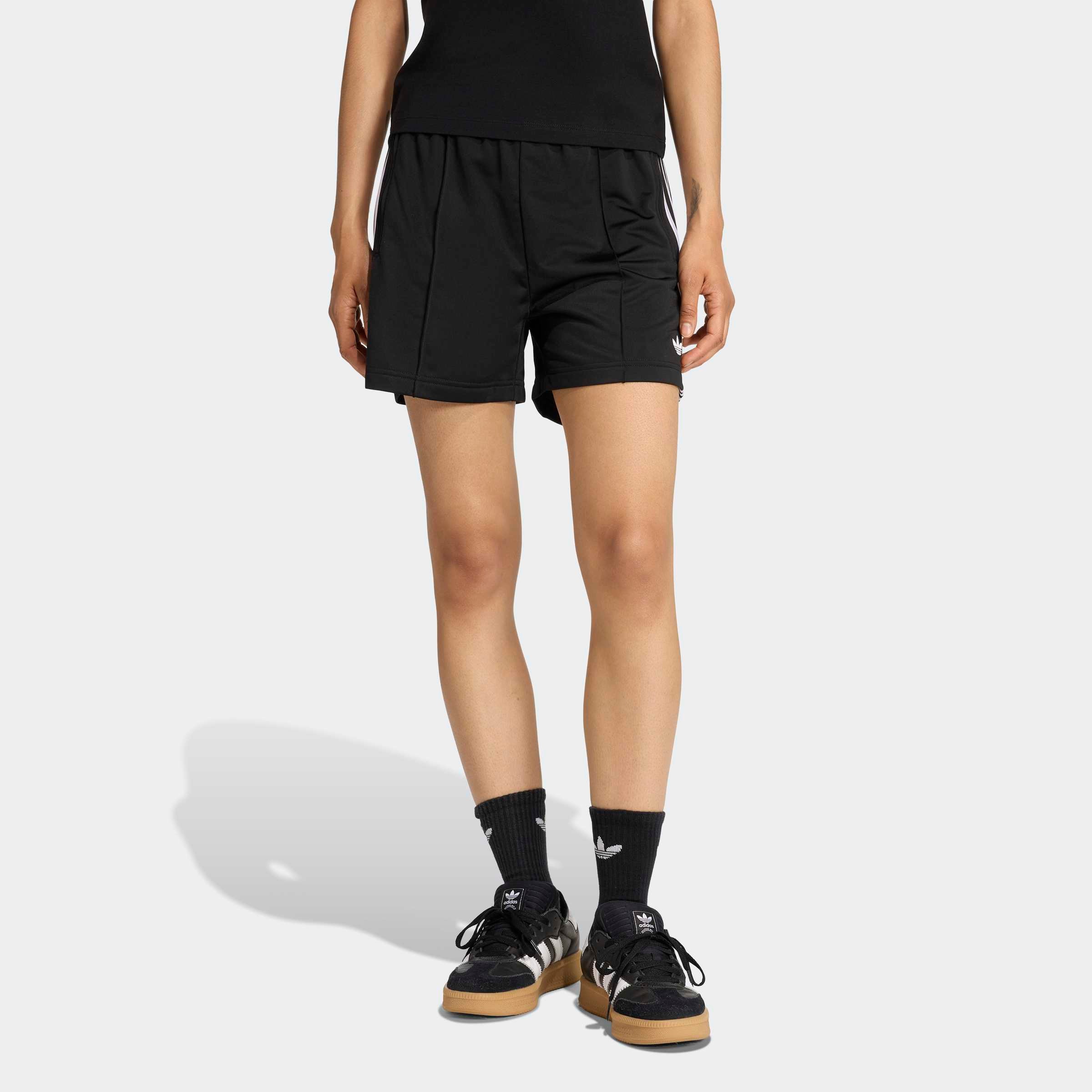 adidas Originals Short »FB«  Short classique FIREBIRD, coupe décontractée