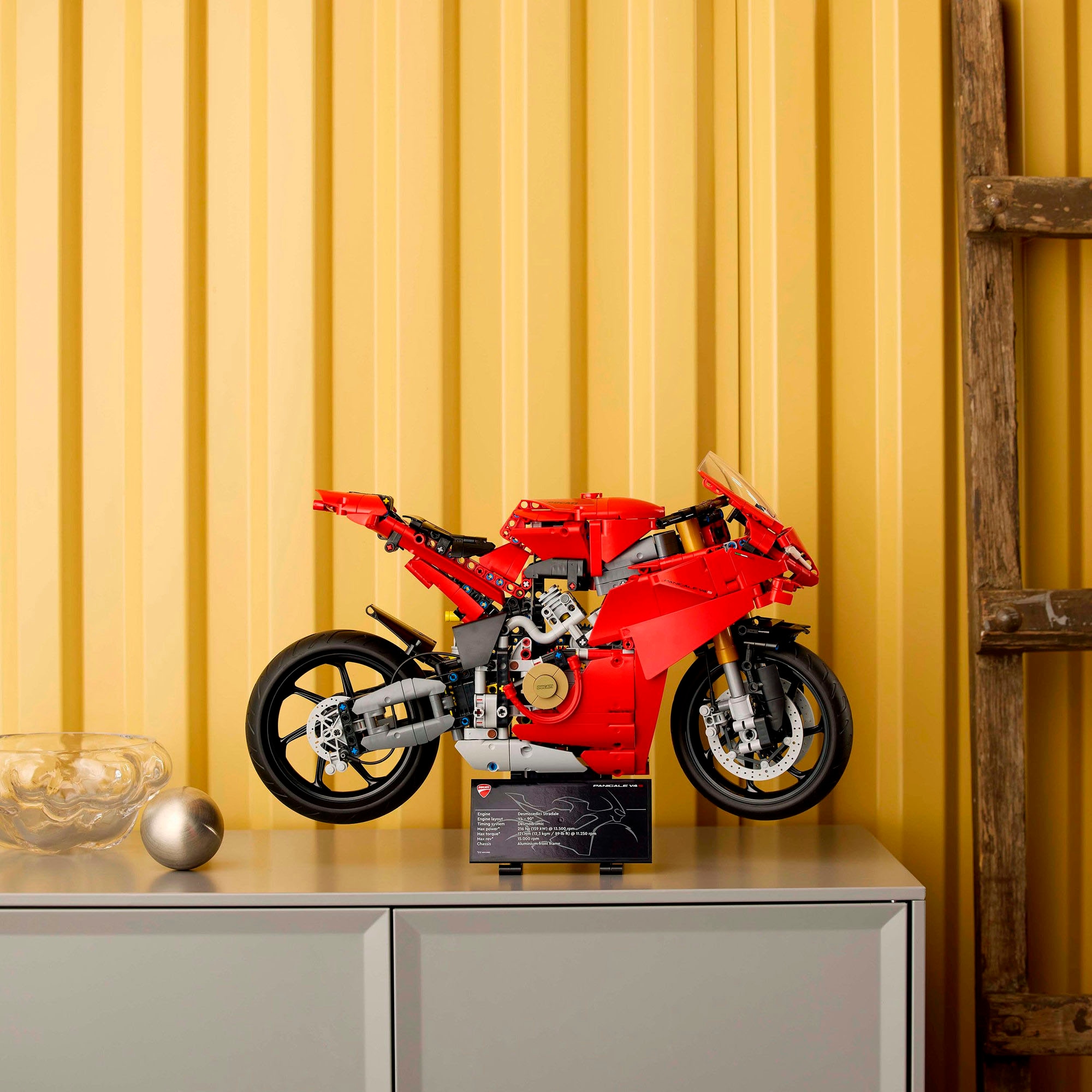 LEGO® Konstruktionsspielsteine »Ducati Panigale V4 S Motorrad (42202), LEGO Technic« Made in Europe