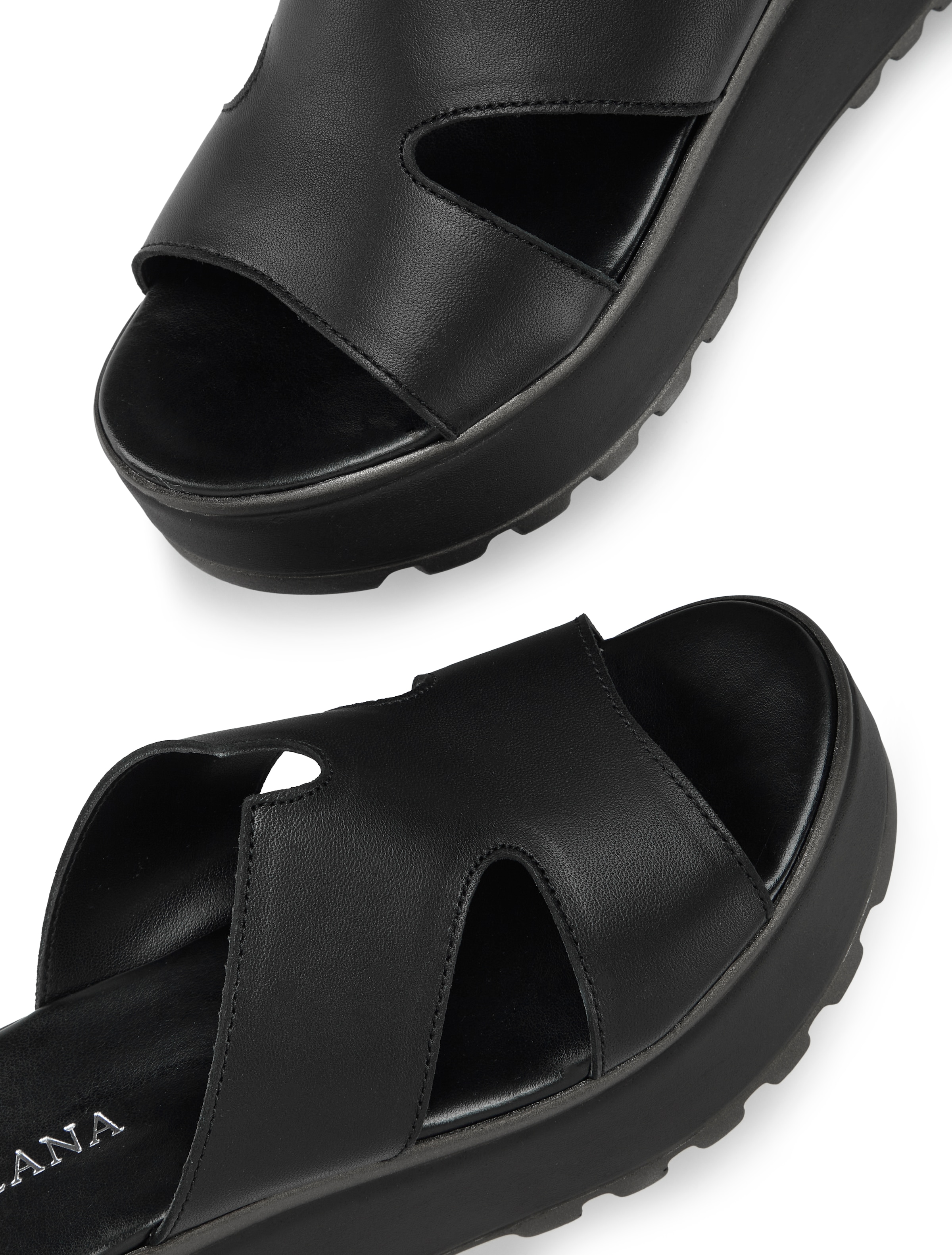 LASCANA Pantolette »Sandale, Sommerschuh, Mule, offener Schuh,«  NEU aus Leder mit Keilabsatz