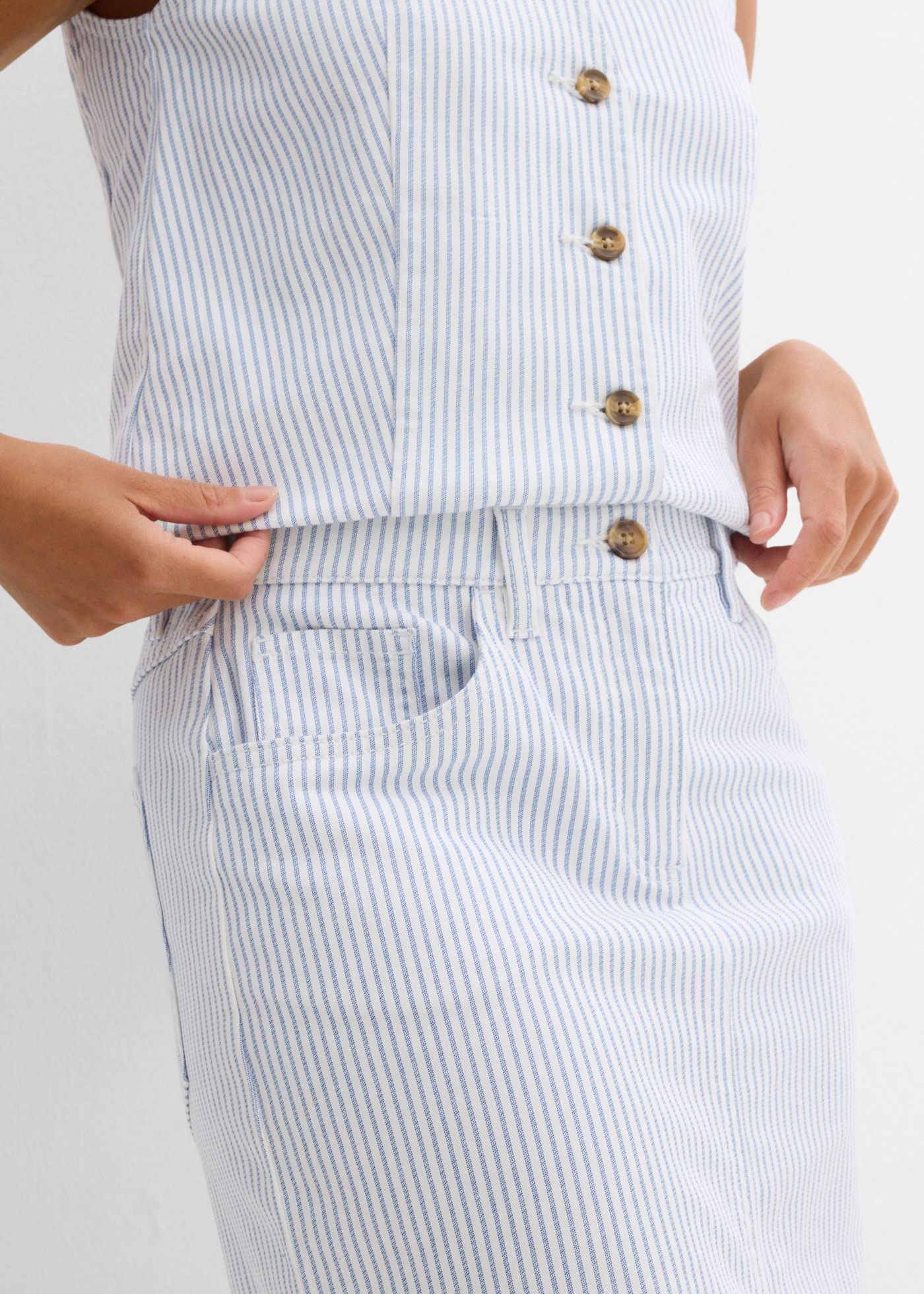 bonprix Jeansrock gerade Passform, mit Elasthan-Anteil, aus Baumwollmaterial, Midi-Länge