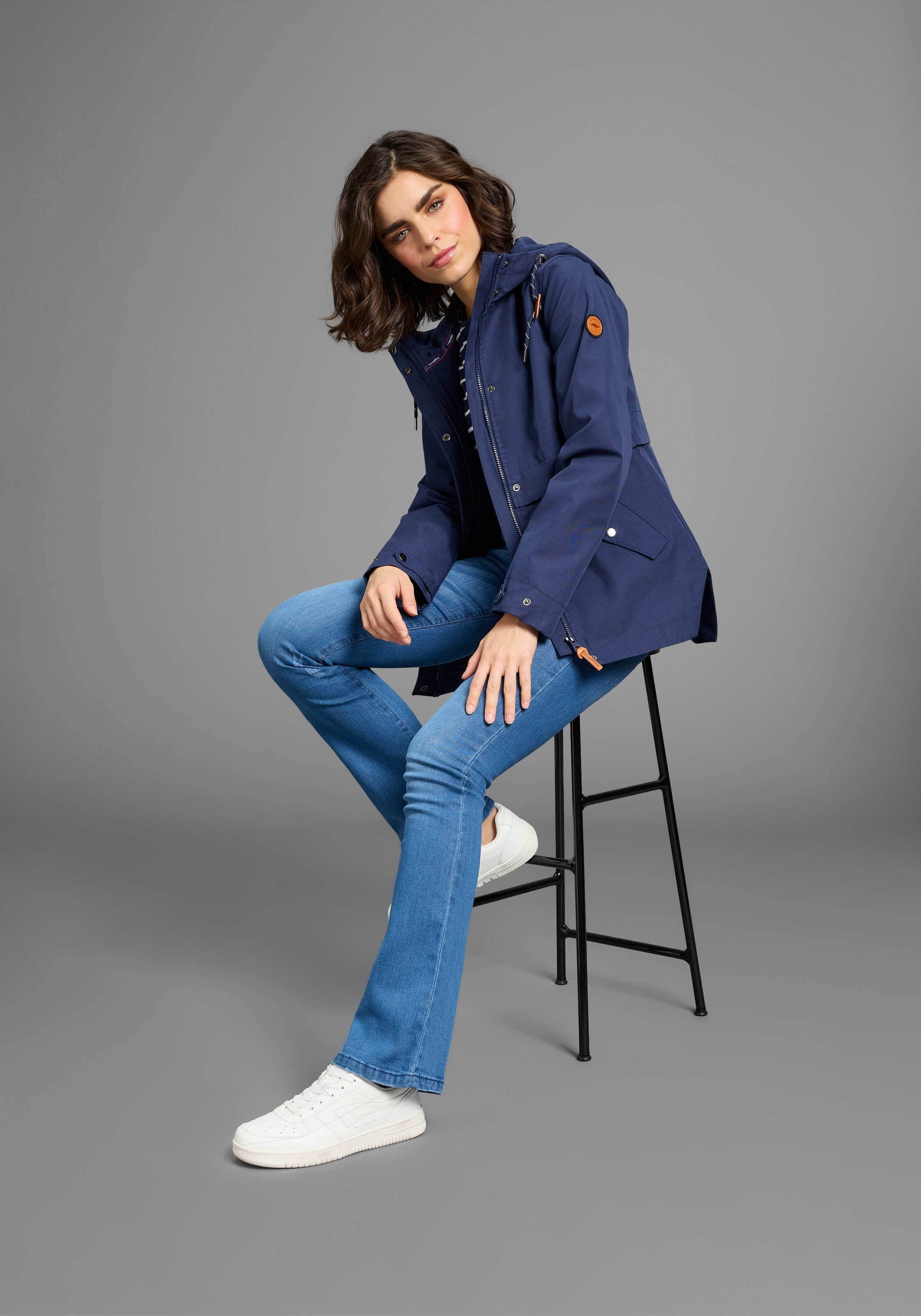 KangaROOS Veste d'extérieur mit Kapuze Übergangsjacke  gefütterte Kapuze, Kordelzug, Klappentaschen