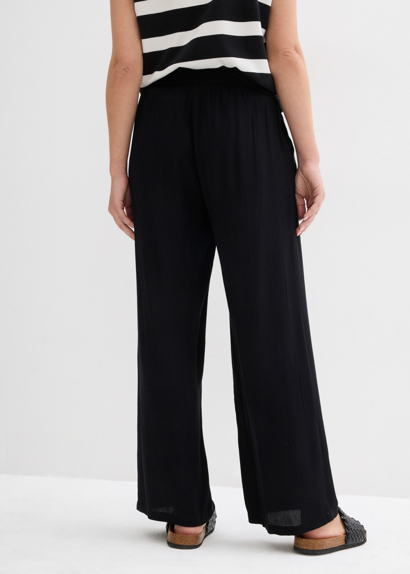 bonprix Palazzohose  lockere Passform, aus Viskose, maschinenwaschbar, femininer Stil