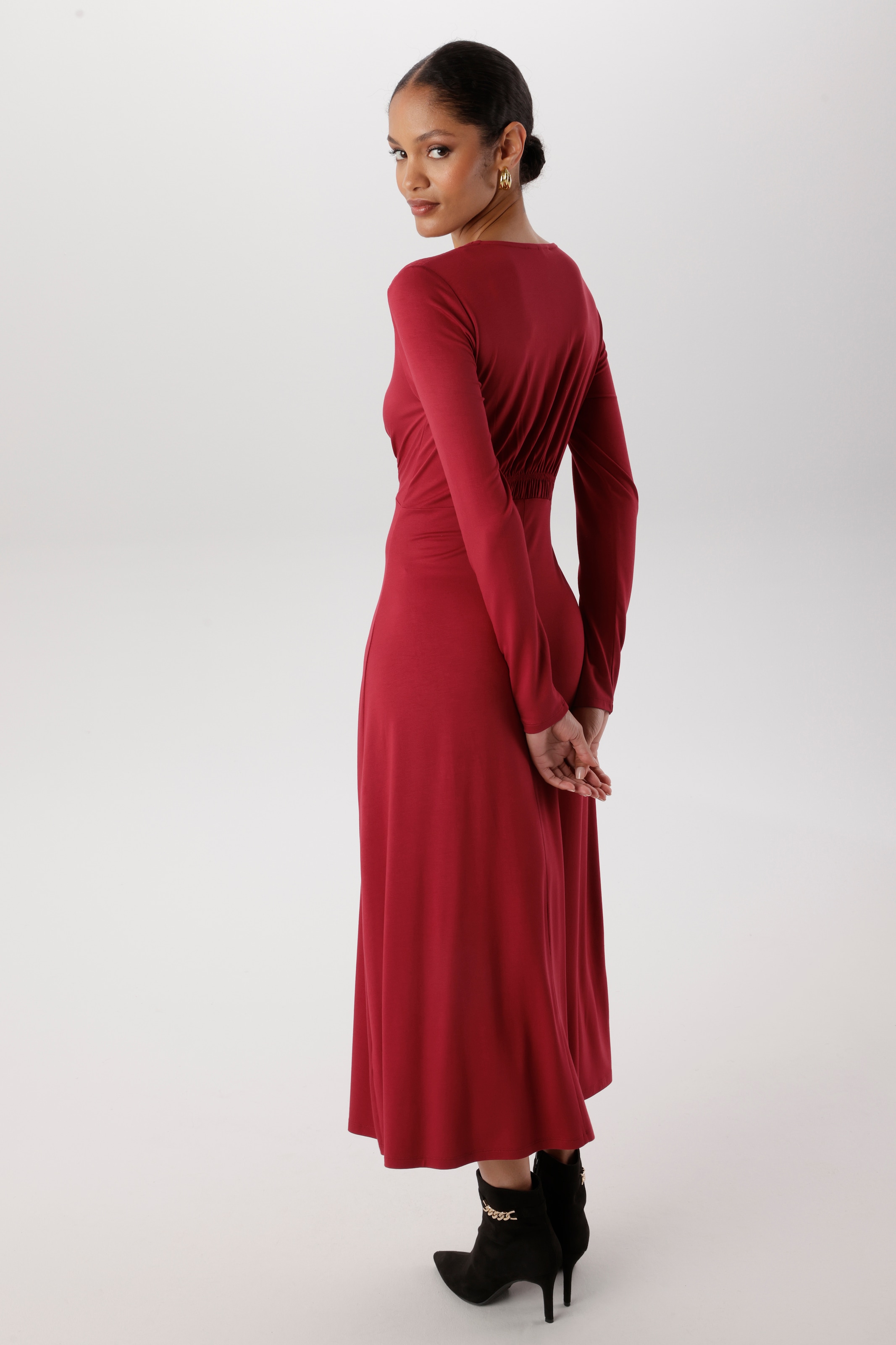 Aniston SELECTED Robe midi avec couture sous la poitrine drapée - NOUVELLE COLLECTION
