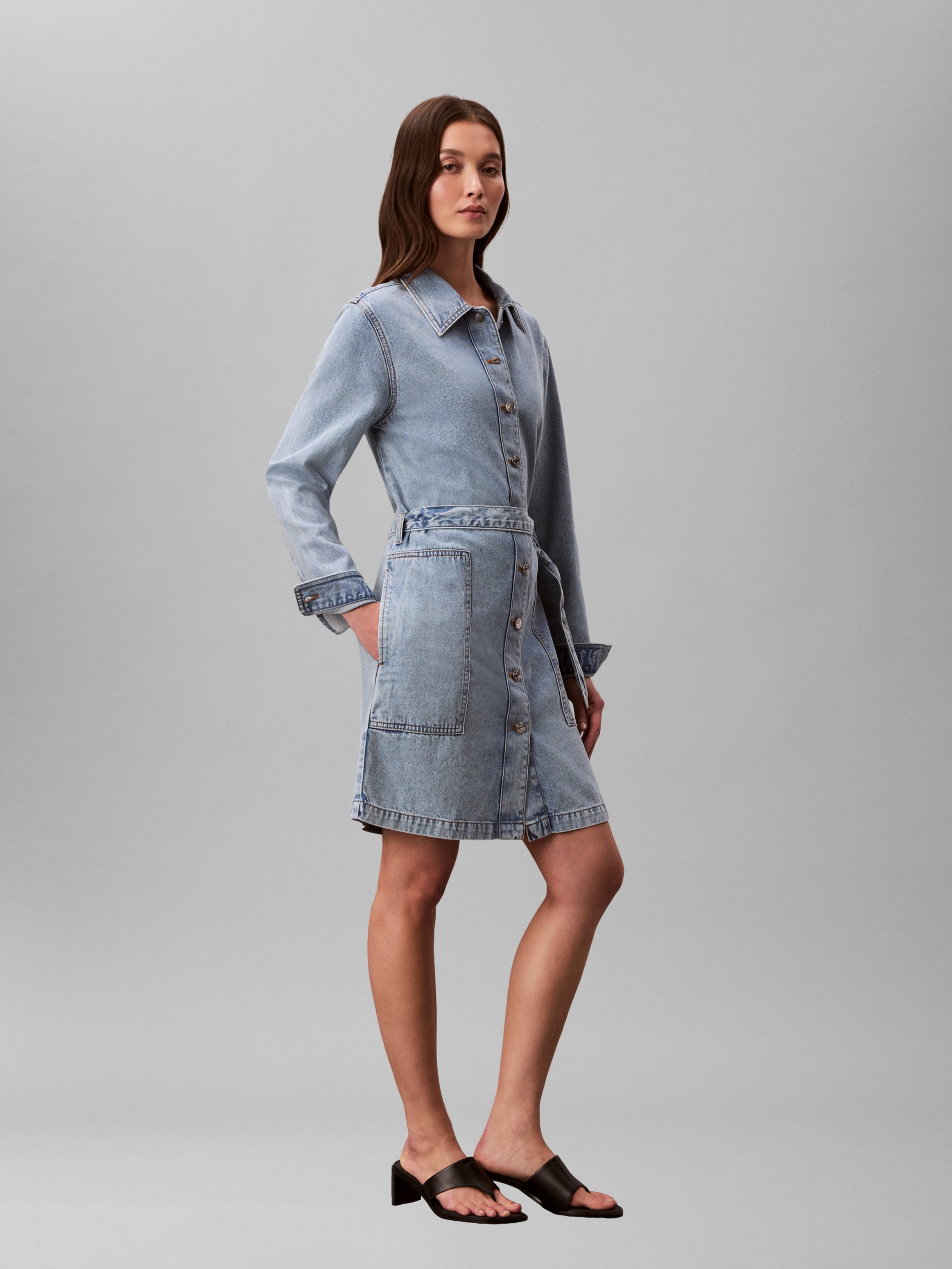 Calvin Klein Jeans Robe en jean »BELTED DENIM MINI DRESS COASTAL« Regular Fit, durchgehende Knopfleiste und Gürtel