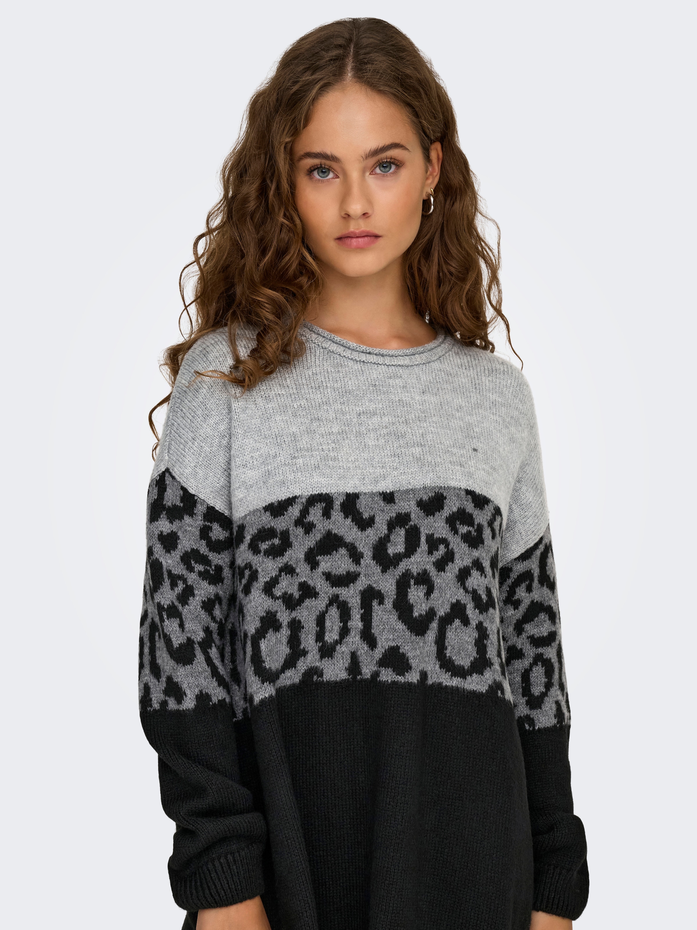 ONLY Robe en tricot »ONLJADE PATTERN LS O-NECK DRESS RP KNT« fibre synthétique, coupe régulière