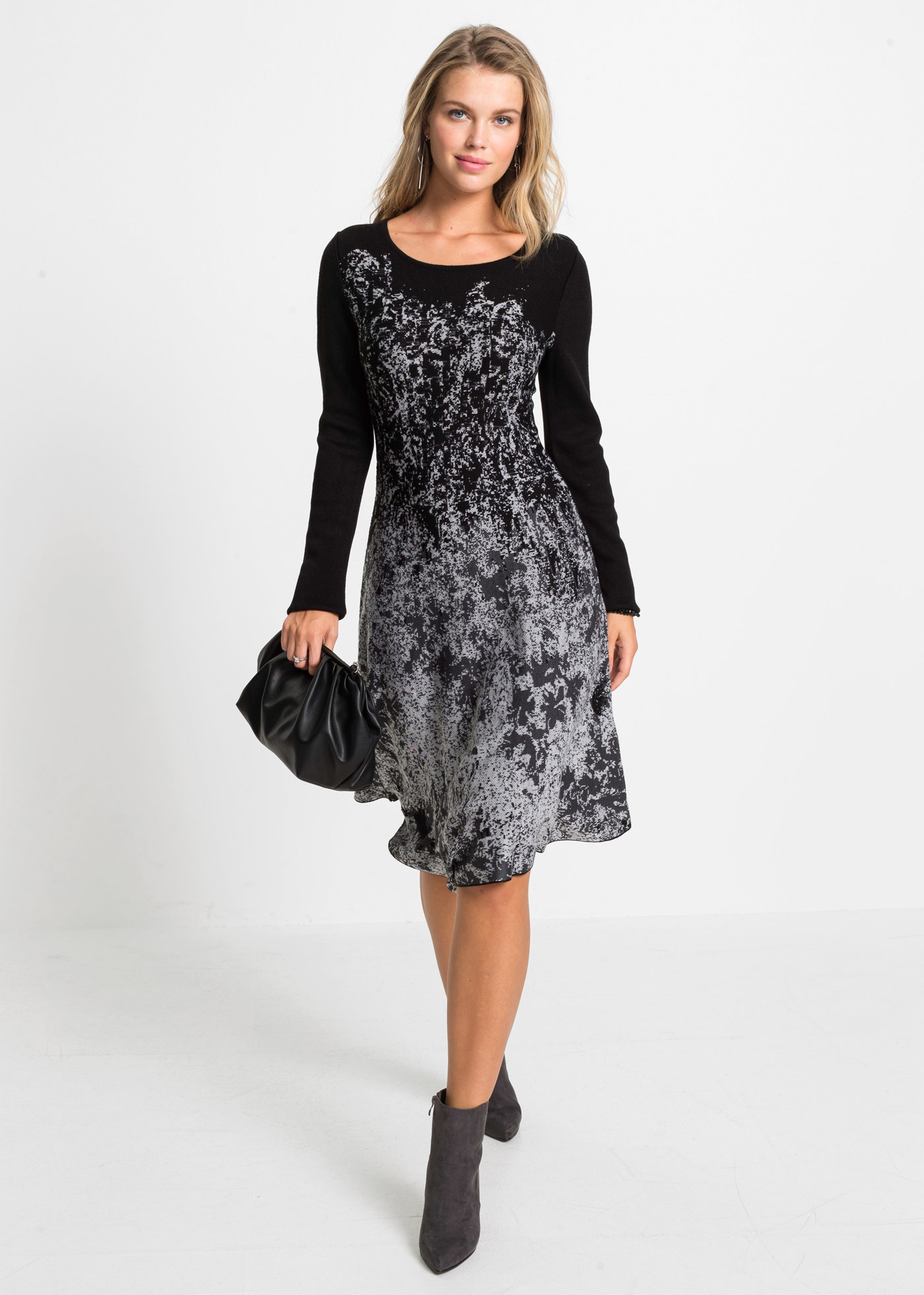 bonprix Robe en tricot für besondere Anlässe, aus Polyacryl, ausgestellter Rock