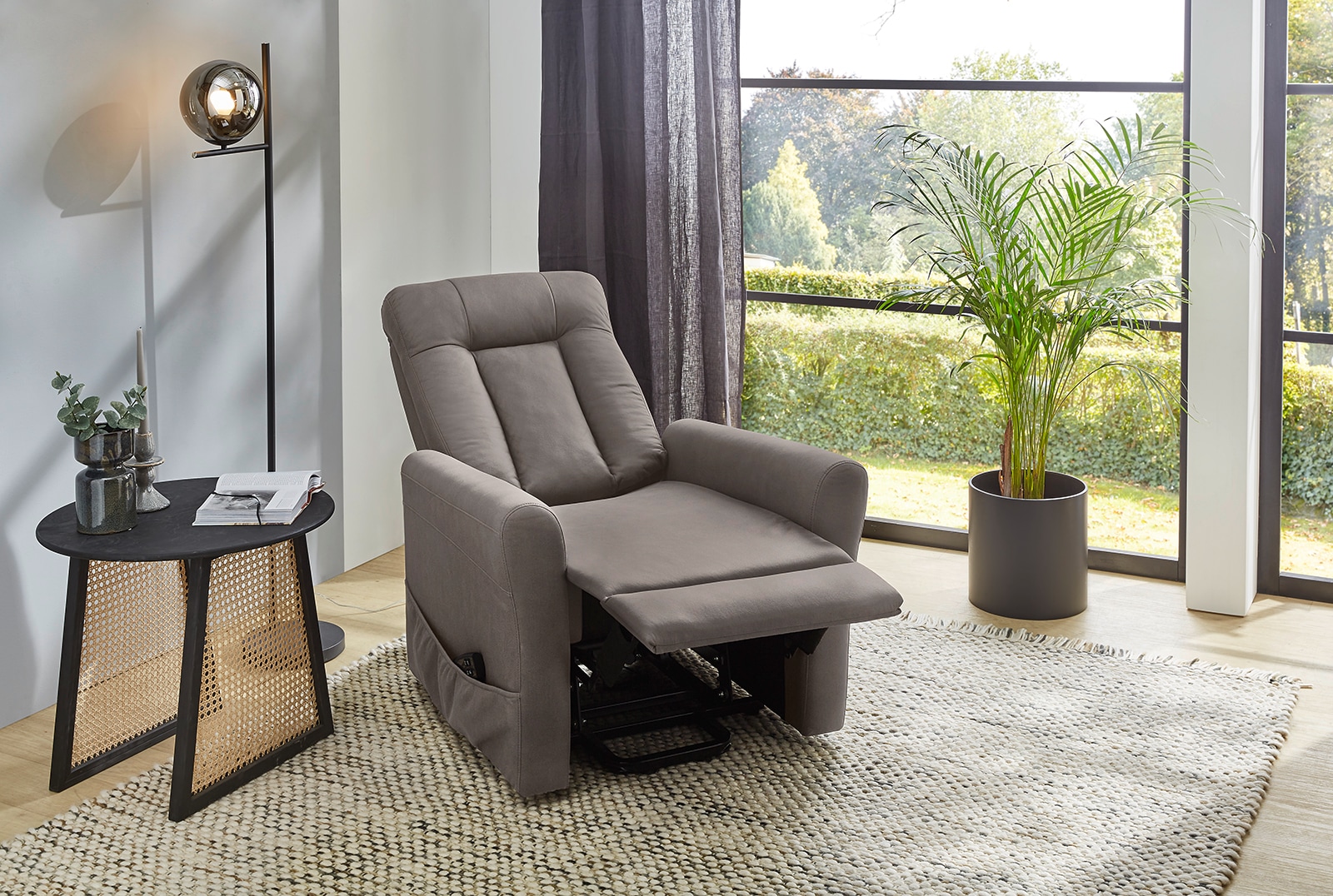 Jockenhöfer Gruppe TV-Sessel »Detroit, B: 83 cm, Sitzhöhe: 50 cm« elektr. Relaxfunktion & Aufstehhilfe, 2 Motoren