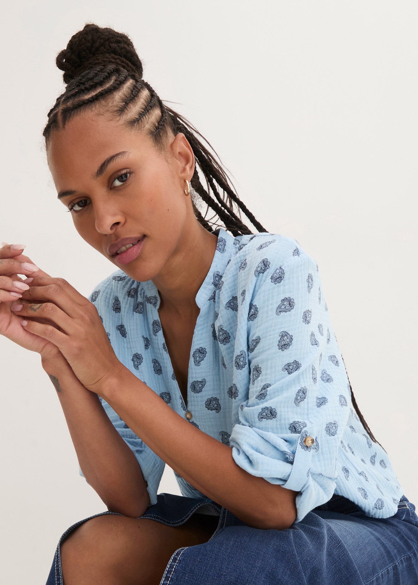 bonprix Blouse à manches longues »Oversize-Bluse aus luftigem Musselin« Oversize-Passform, für den Alltag, aus Musselin, mit V-Ausschnitt