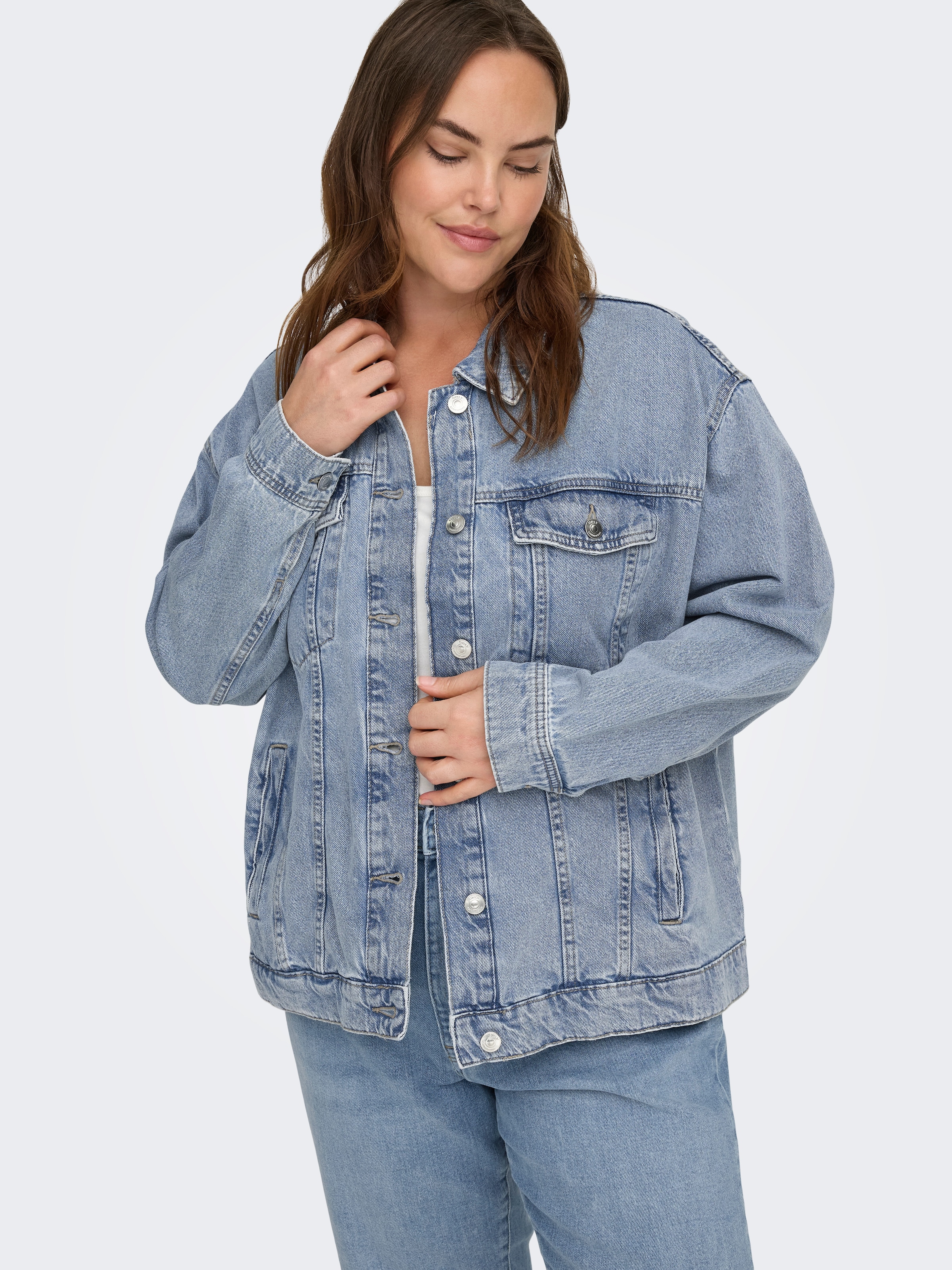 ONLY CARMAKOMA Veste en jean »CAROCEAN L/S OVERSIZE JKT DNM NOOS«