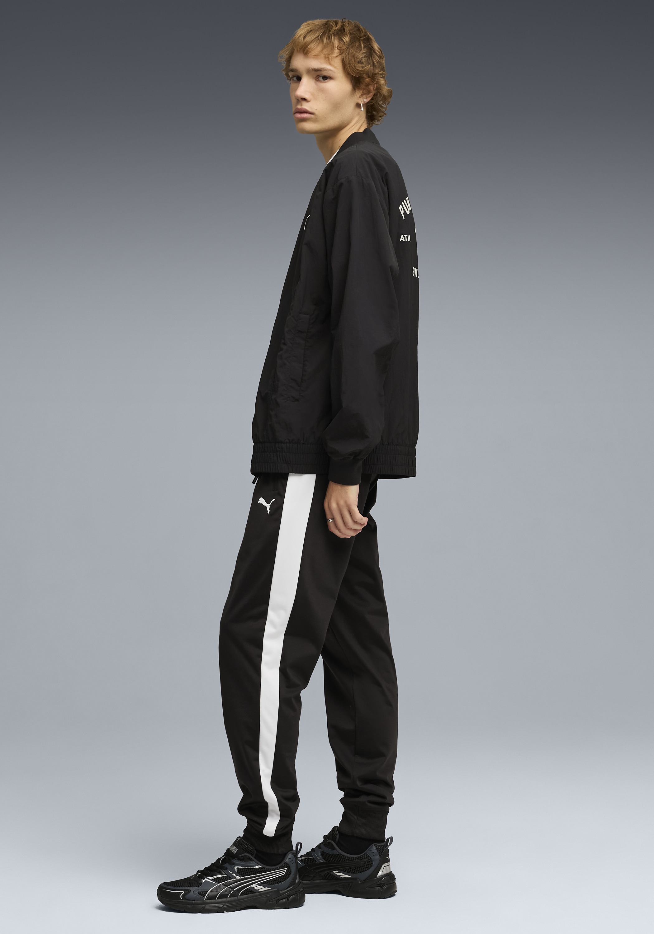 PUMA Pantalon de survêtement »T7 FOUNDATION CL POLY KNITTED PANTS«  avec poches latérales, coupe régulière, style sportif