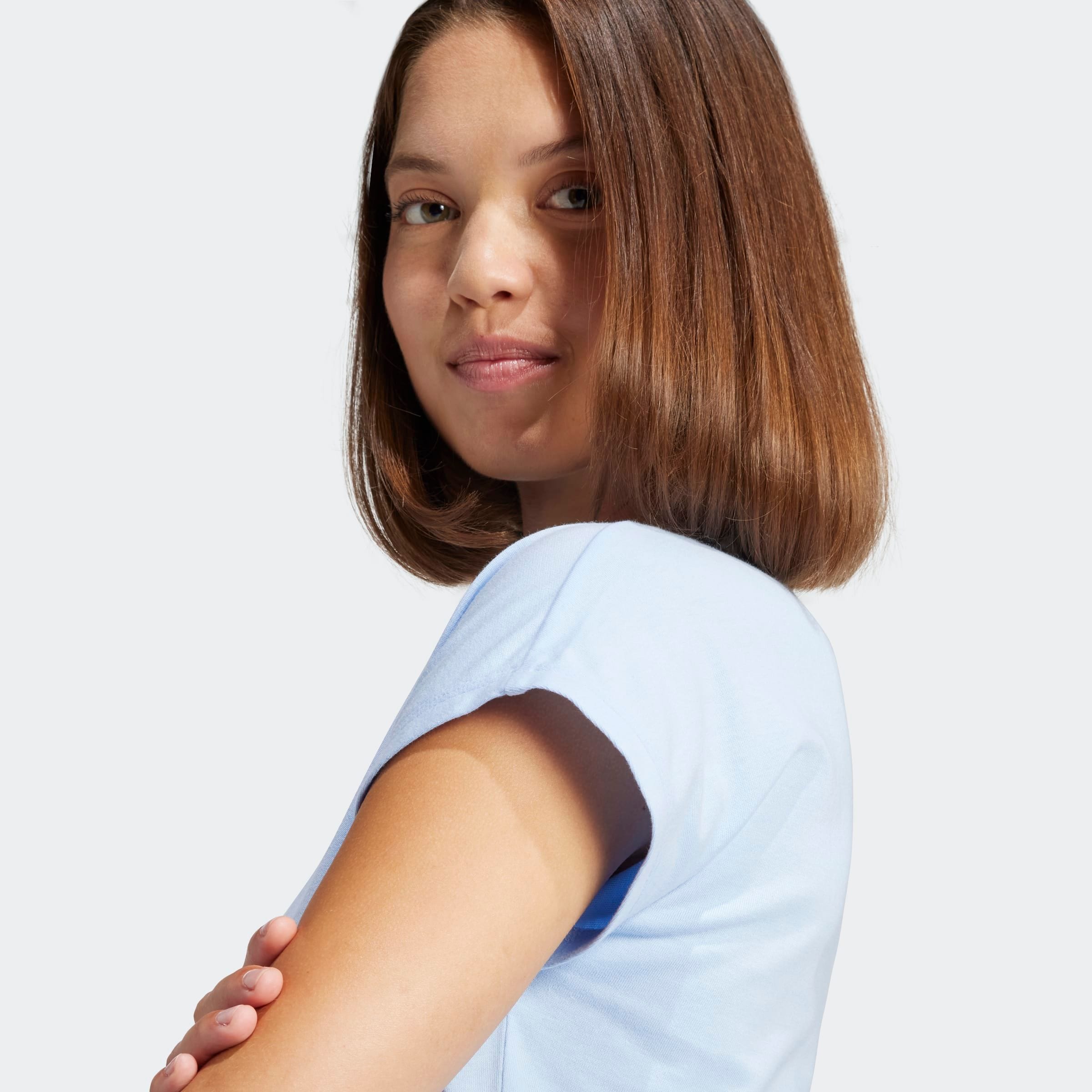 adidas Sportswear T-shirt »ESSENTIALS LINEAR COTTON« sportlicher Stil, Kurzarm, ohne Verschluss, aus Baumwolle