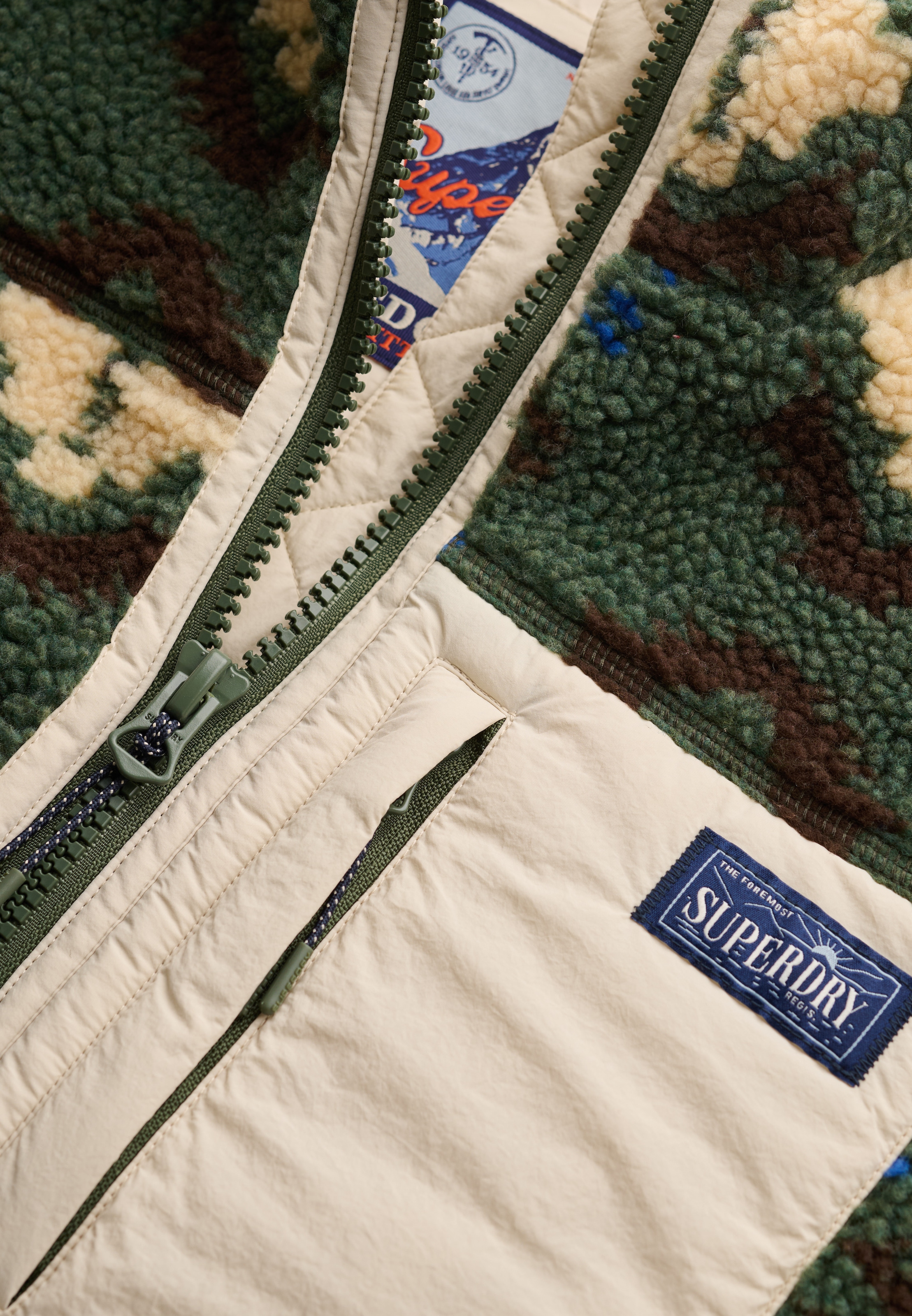 Superdry Veste polaire »FLEECE ONION QUILT HYBRID« fibre synthétique, coupe décontractée