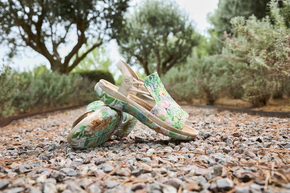 Rieker Sandale  Sommerschuh, Schlupfschuh mit seitlichen Gummizügen für guten Sitz