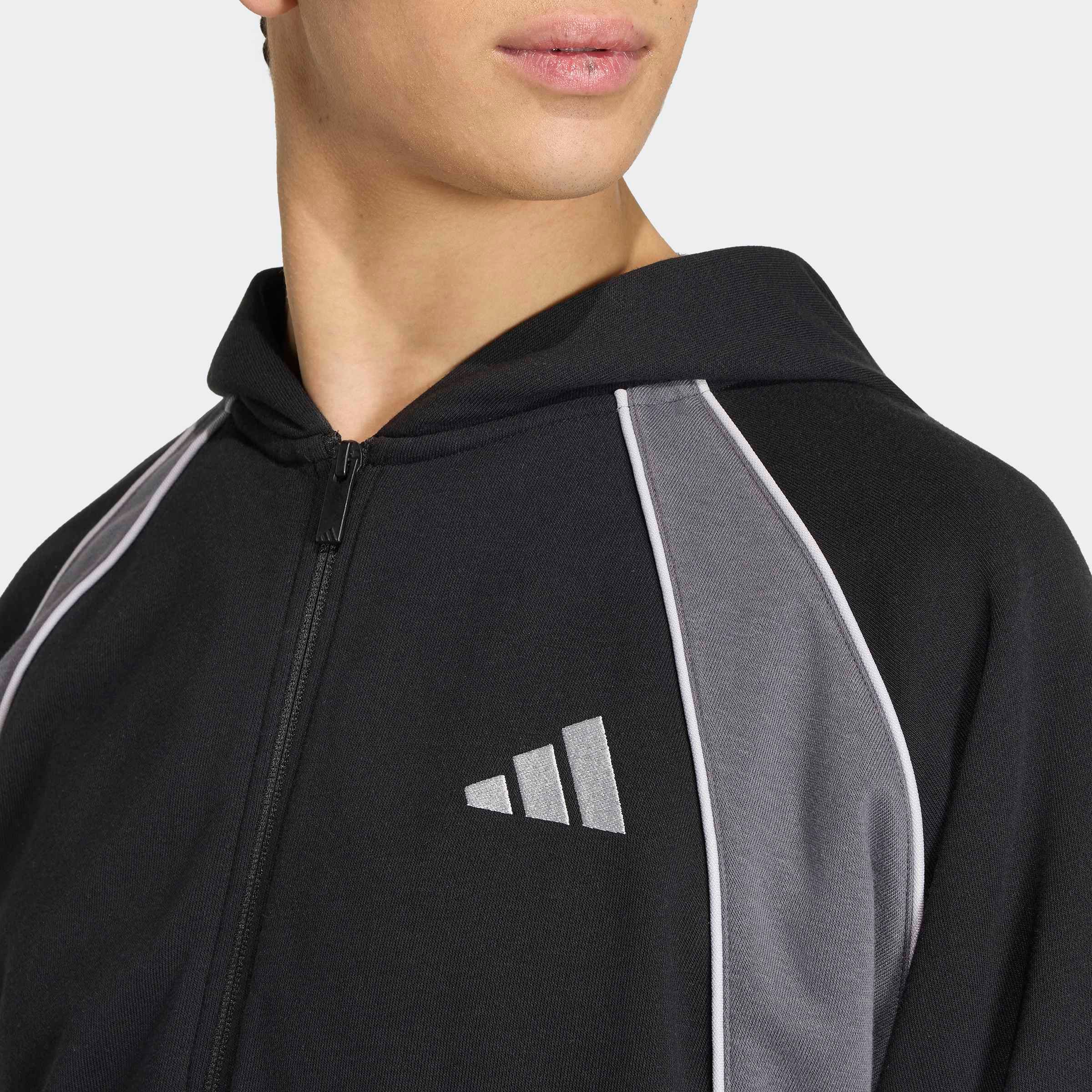 adidas Sportswear Kapuzensweatshirt »SEASONAL ESSENTIALS COLOUR BLOCK FRENCH TERRY FULL-ZIP HOODED TRACK«, mit Reissverschluss, normale Schnittform
