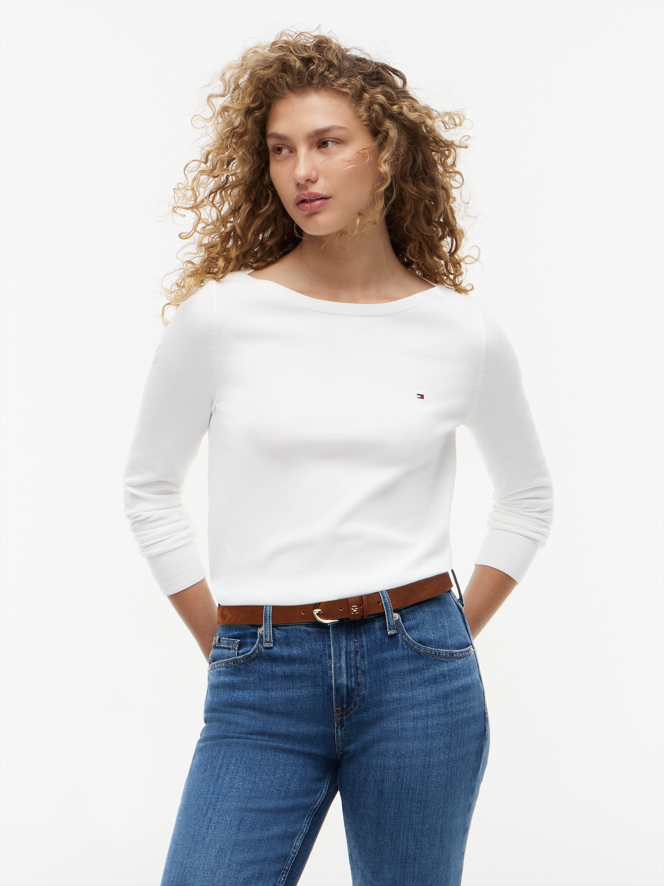 Tommy Hilfiger Pull en tricot »CO JERSEY STITCH V-NECK SWEATER« avec drapeau logo Tommy Hilfiger, encolure bateau
