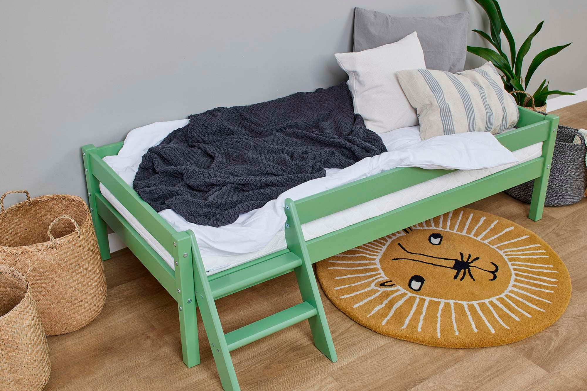 Home affaire Jugendbett »ECO One« Kinderbett mit Rausfallschutz und Leiter, 3 Farben/Matratze wählbar
