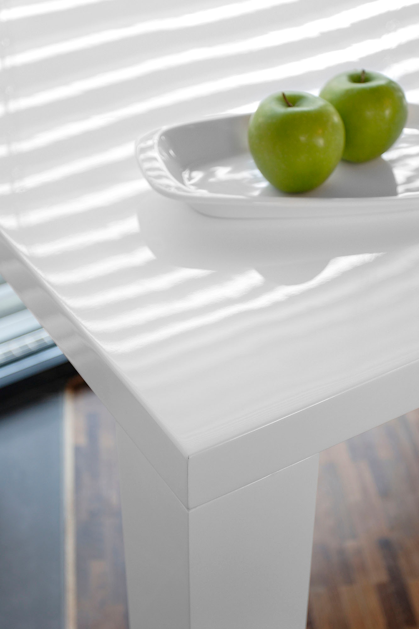 SalesFever Ensemble de salle à manger »Luton - Stilvoller Esstisch inkl. Stühle« Set, 5 cuis tlg. bestehend aus 4 Drehstühlen und einem 180 cm breitem Tisch