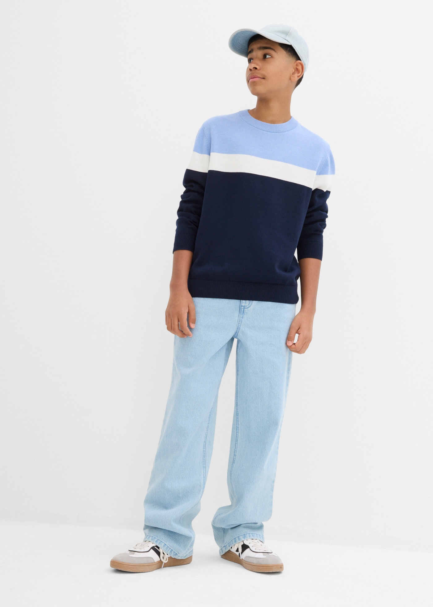 bonprix Jeans loose fit avec léger lavage, jambe large, pour garçons