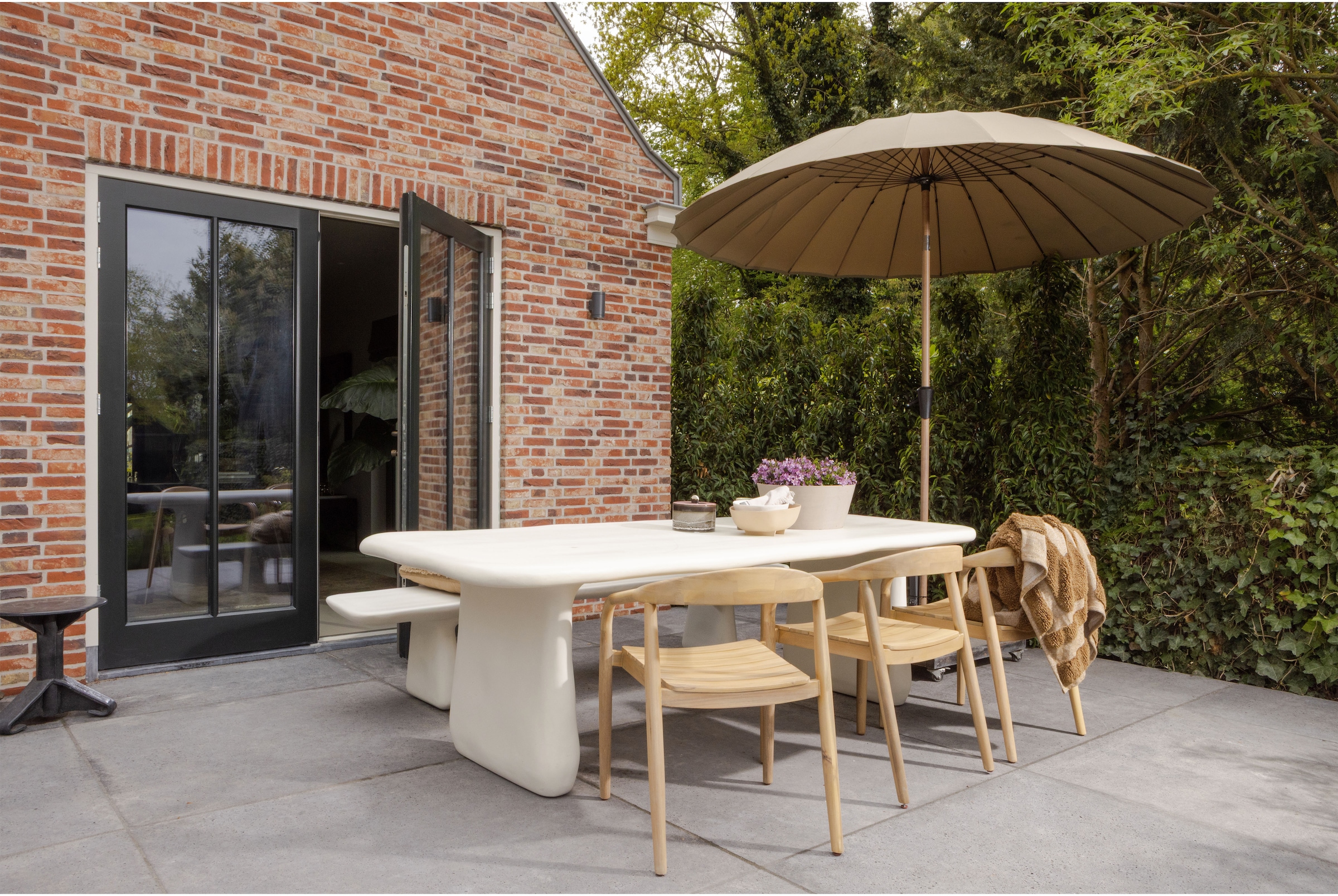 WOOOD Sitzbank »Loggia Fiber Reinforced Polymer organische Form H 45 x B 227 x T 40 cm« Tragkraft 350 kg, extrembelastbares material, für innen und aussen