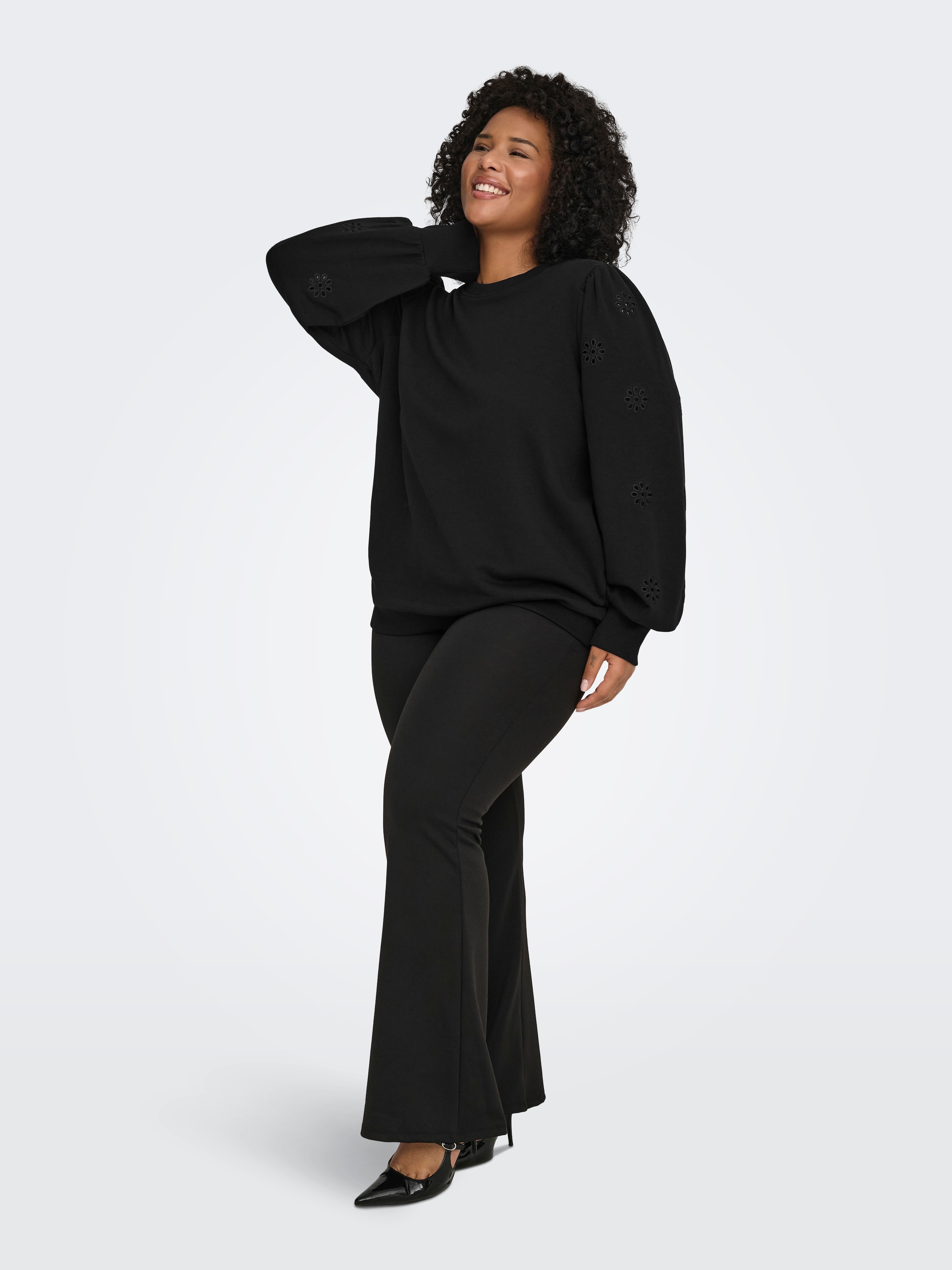 ONLY CARMAKOMA Sweat-shirt »CARFEMME L/S PUFF EMBROIDERY UB SWT NOOS«, mélange coton, coupe régulière
