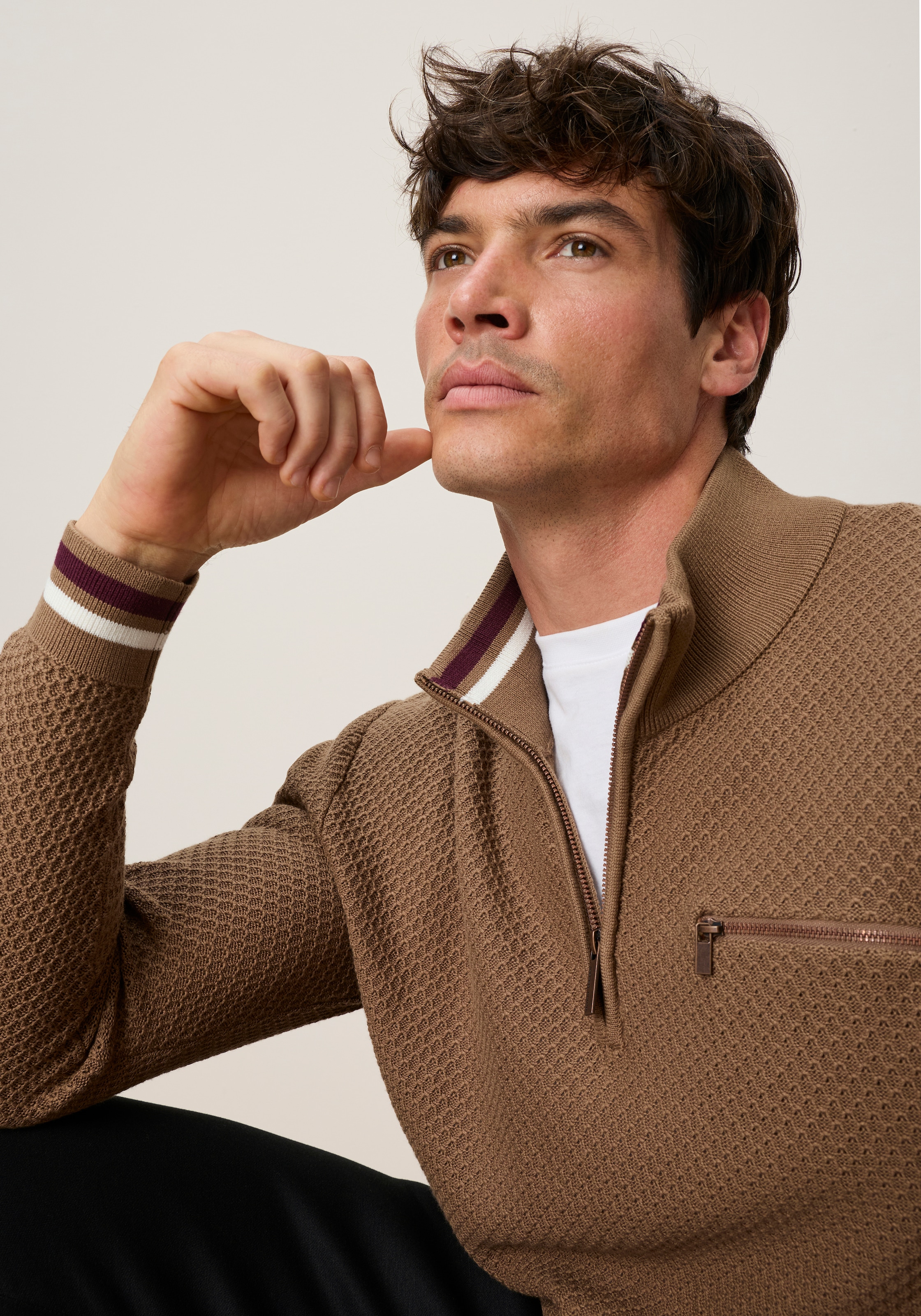 Bruno Banani Troyer »mit besonderem Charakter« structure expressive pour un aspect haut de gamme. Détails à la mode