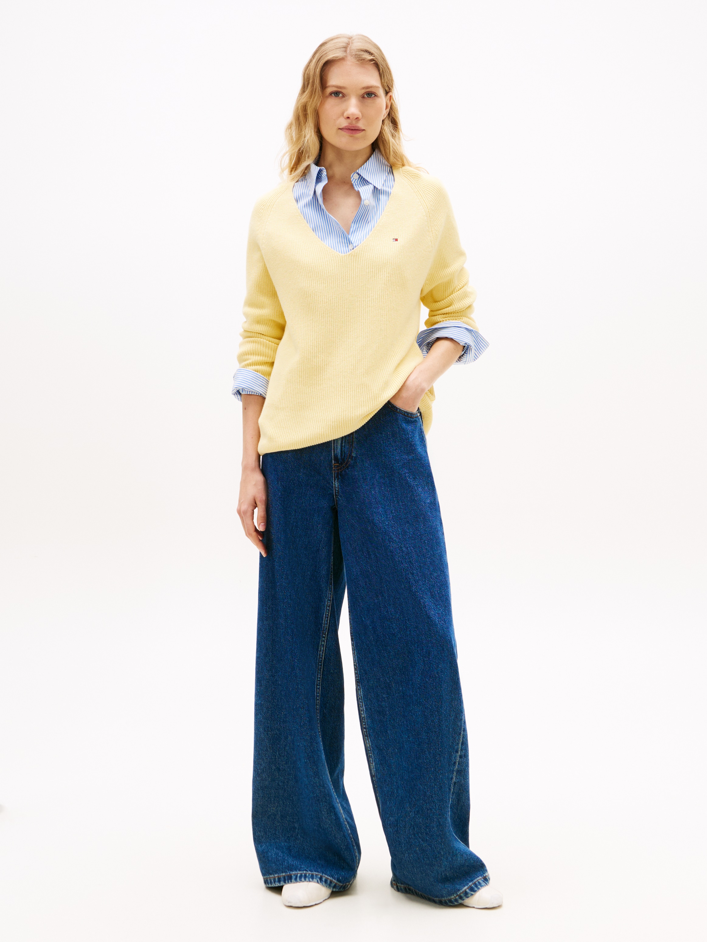 Tommy Hilfiger Strickpullover »CO CARDI STITCH V-NK LS« mit Logostickerei