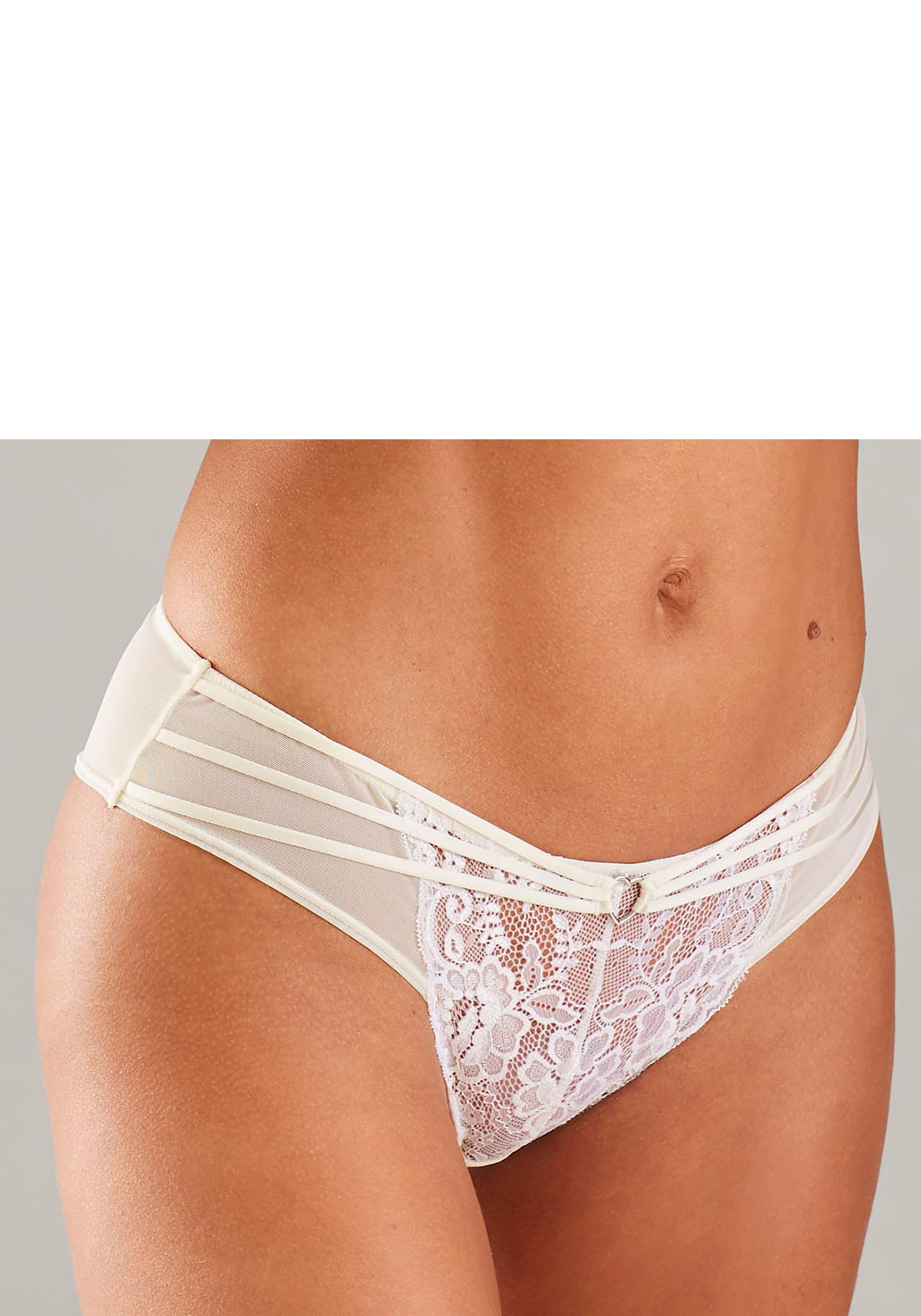 Vivance Slip string »Francesca« avec accessoire cœur délicat