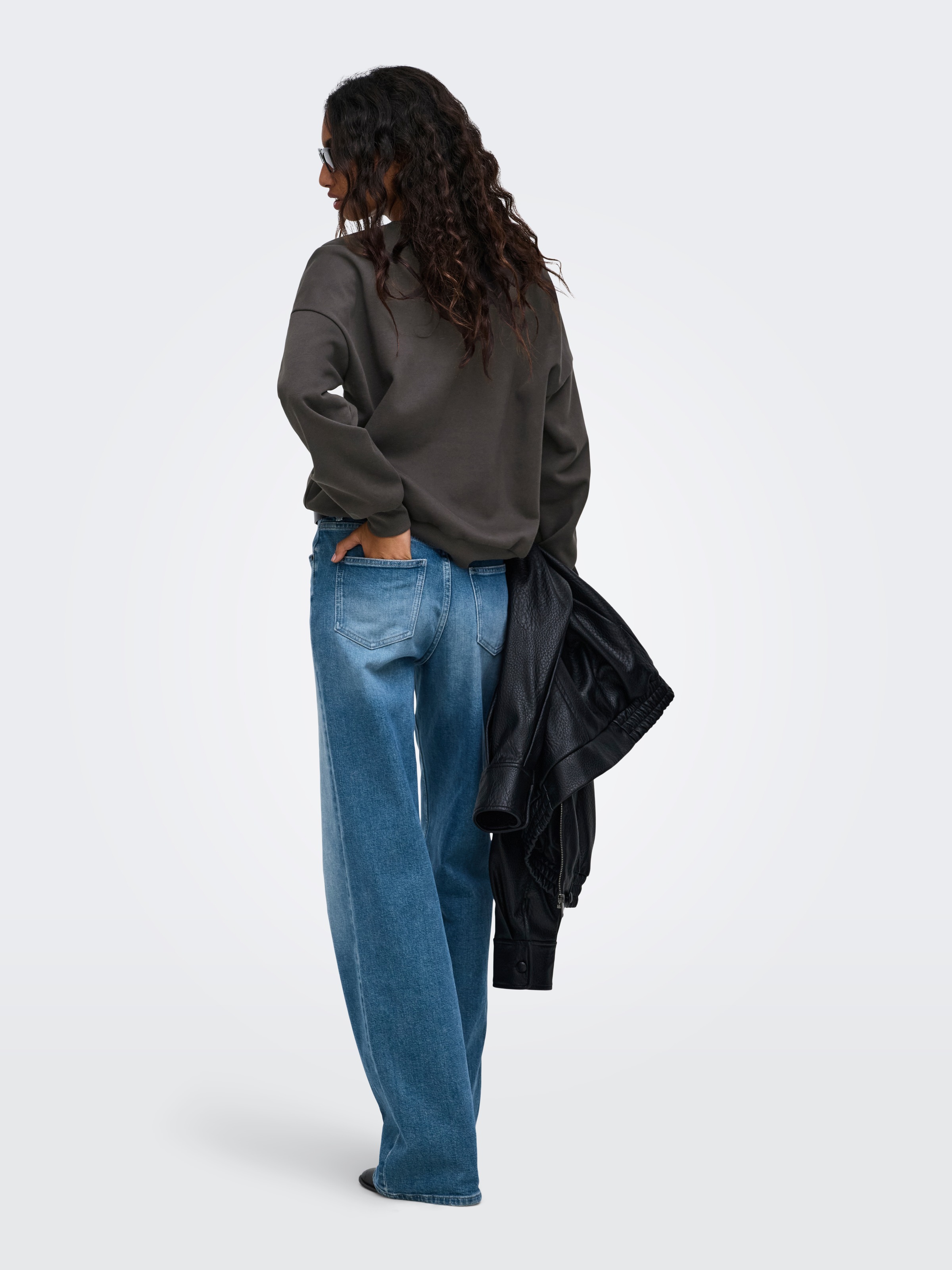 ONLY Sweat-shirt »ONLTAMMIE L/S LEO PRINT O-NECK SWT«, mélange coton, coupe régulière
