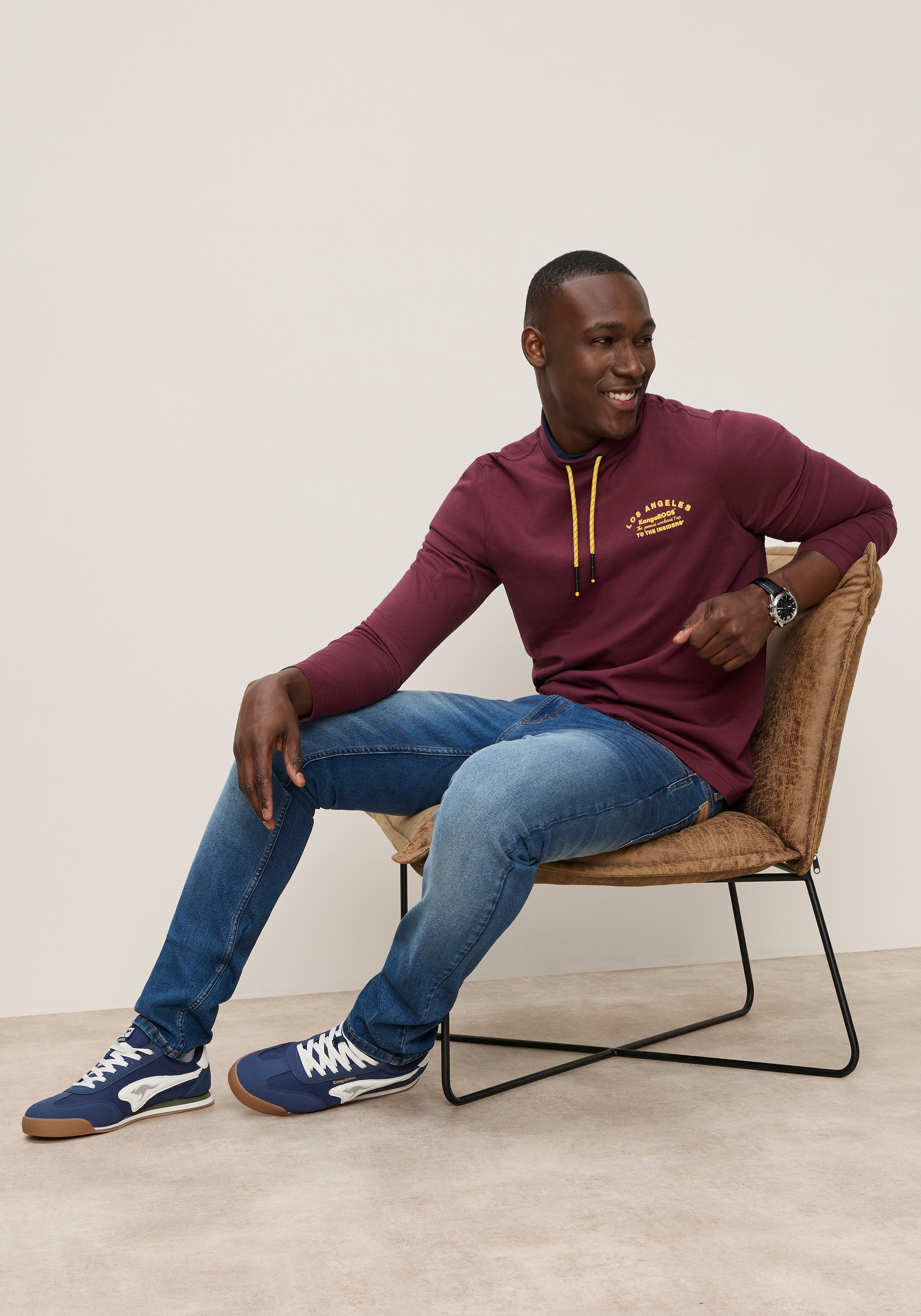 KangaROOS T-shirt à manches longues avec encolure haute fermée et cordon de serrage, coupe normale