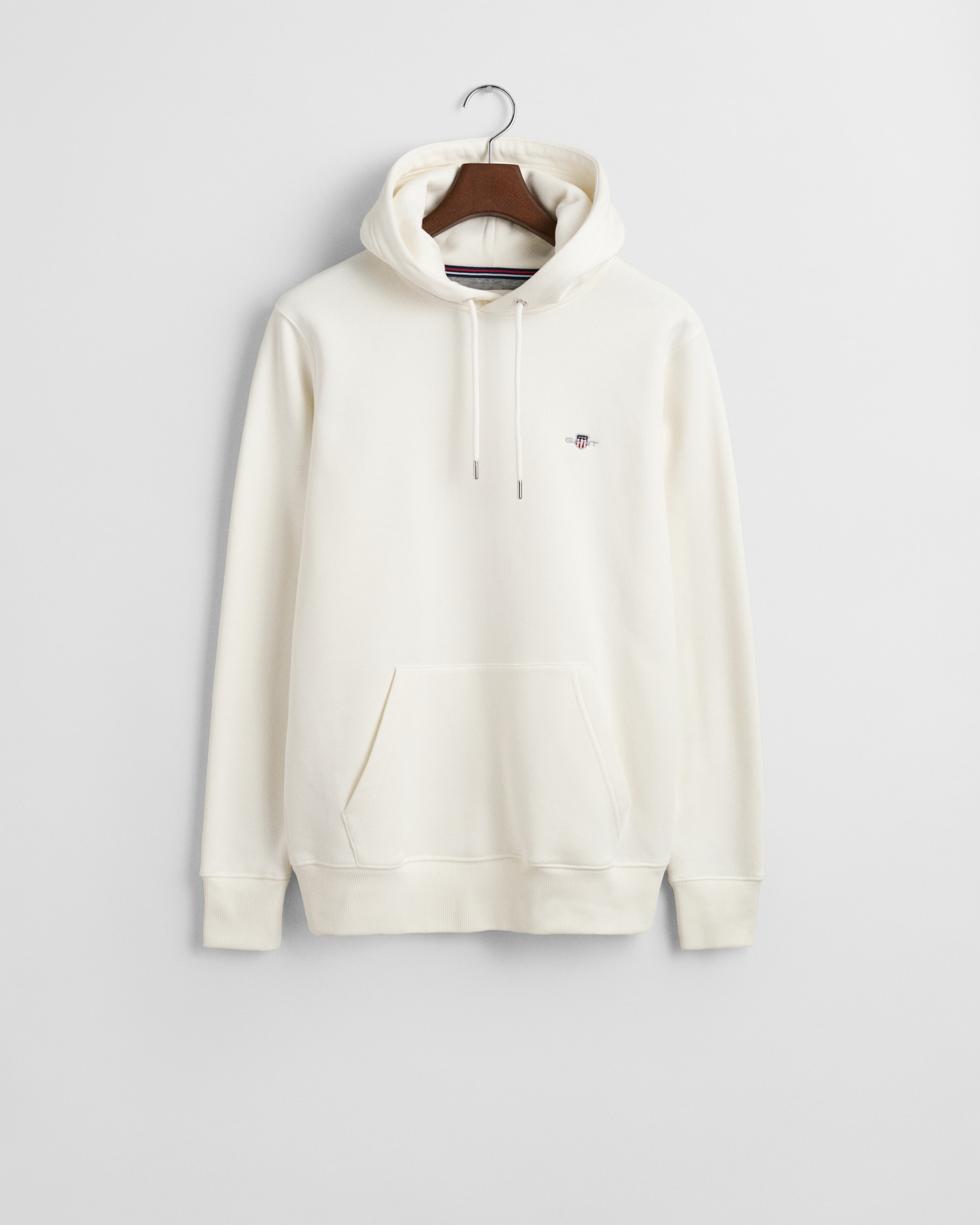 Gant Hoodie »REG SHIELD HOODIE«, avec broderie du logo sur la poitrine
