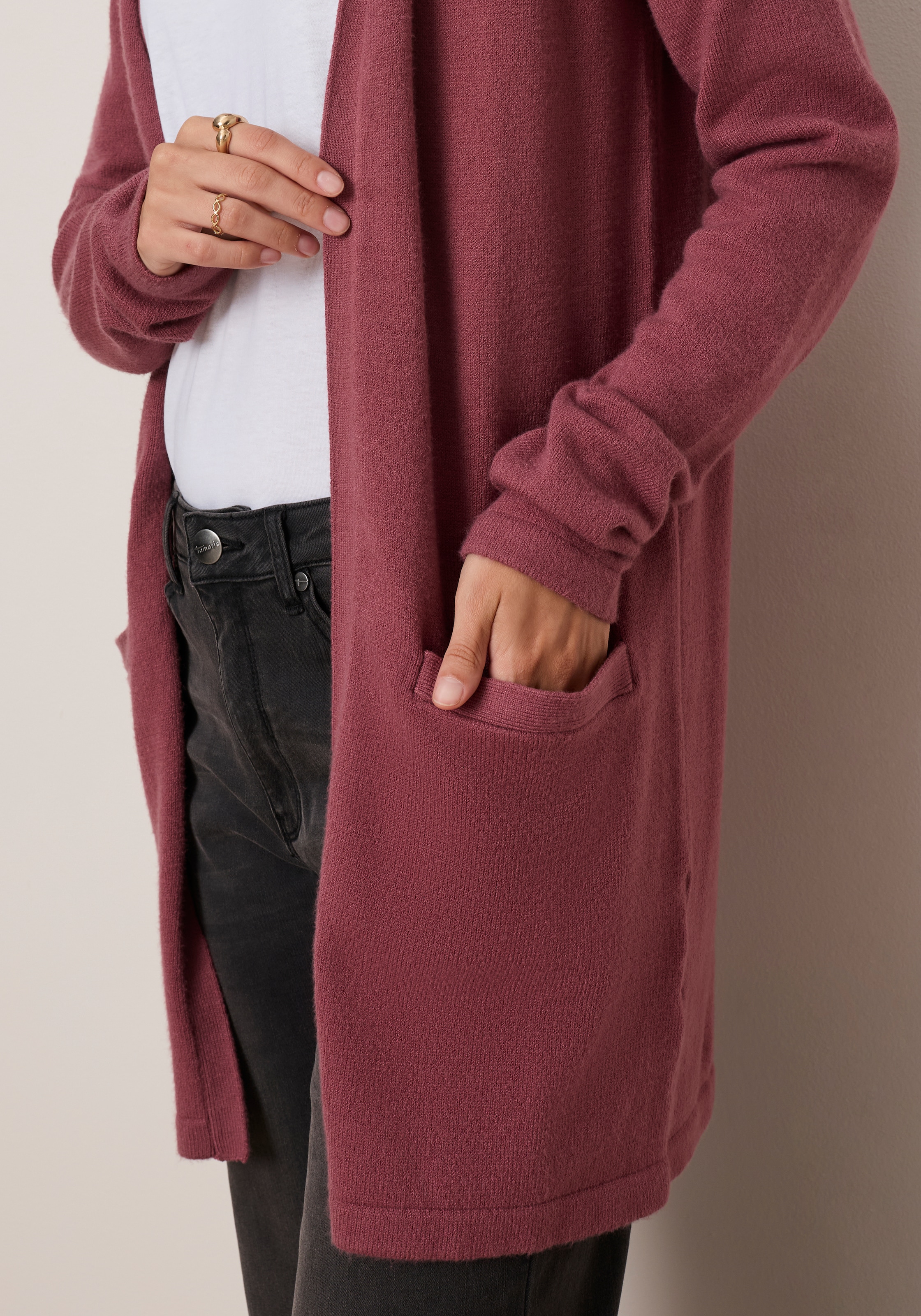 Tamaris Veste en tricot »mit Taschen, aus weicher Viskosemischung« parfait pour les soirées d'été douces