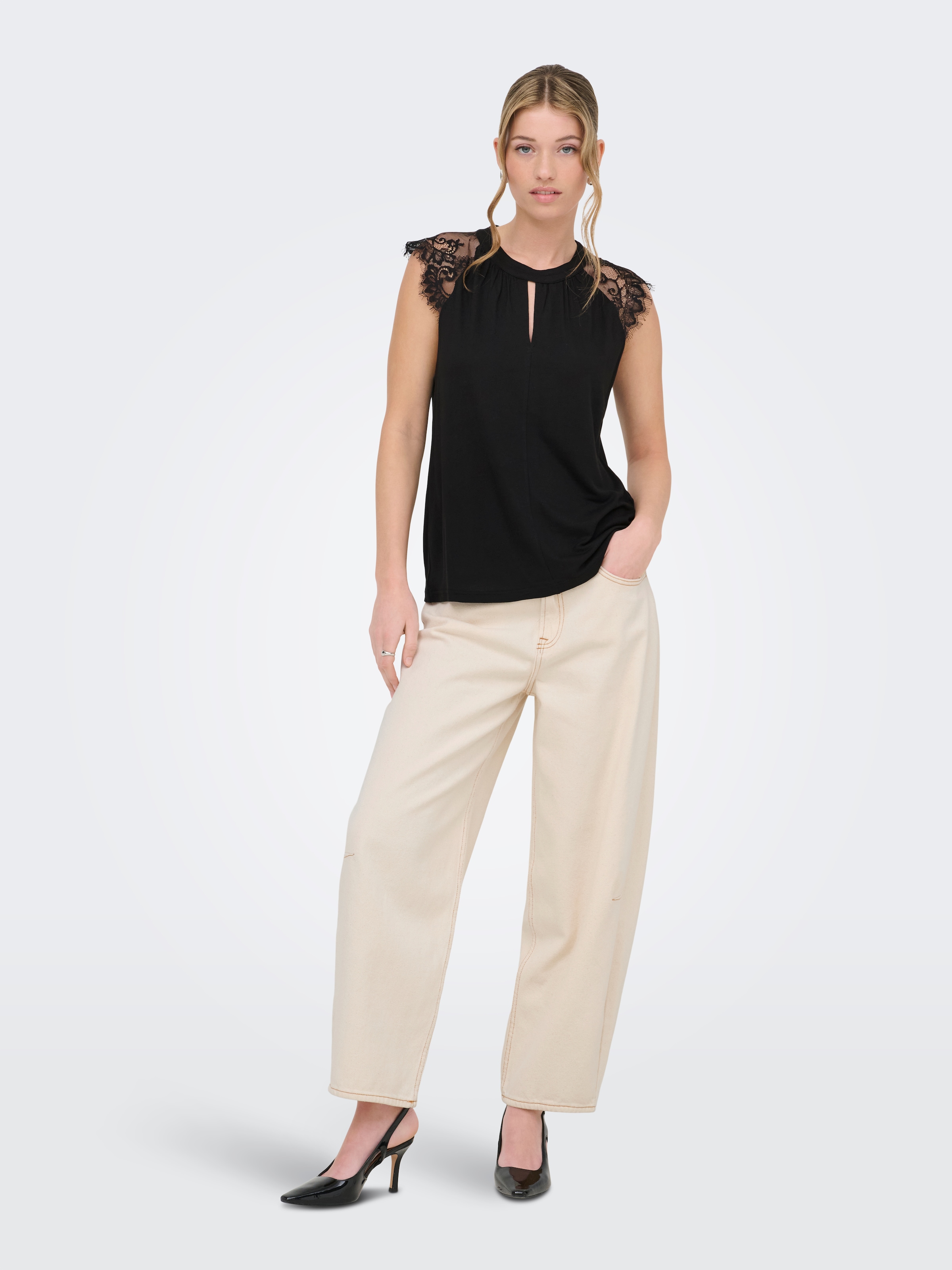 ONLY T-shirt à manches courtes »ONLNICOLA S/S TOP CS JRS« viscose, coupe regular fit, col rond