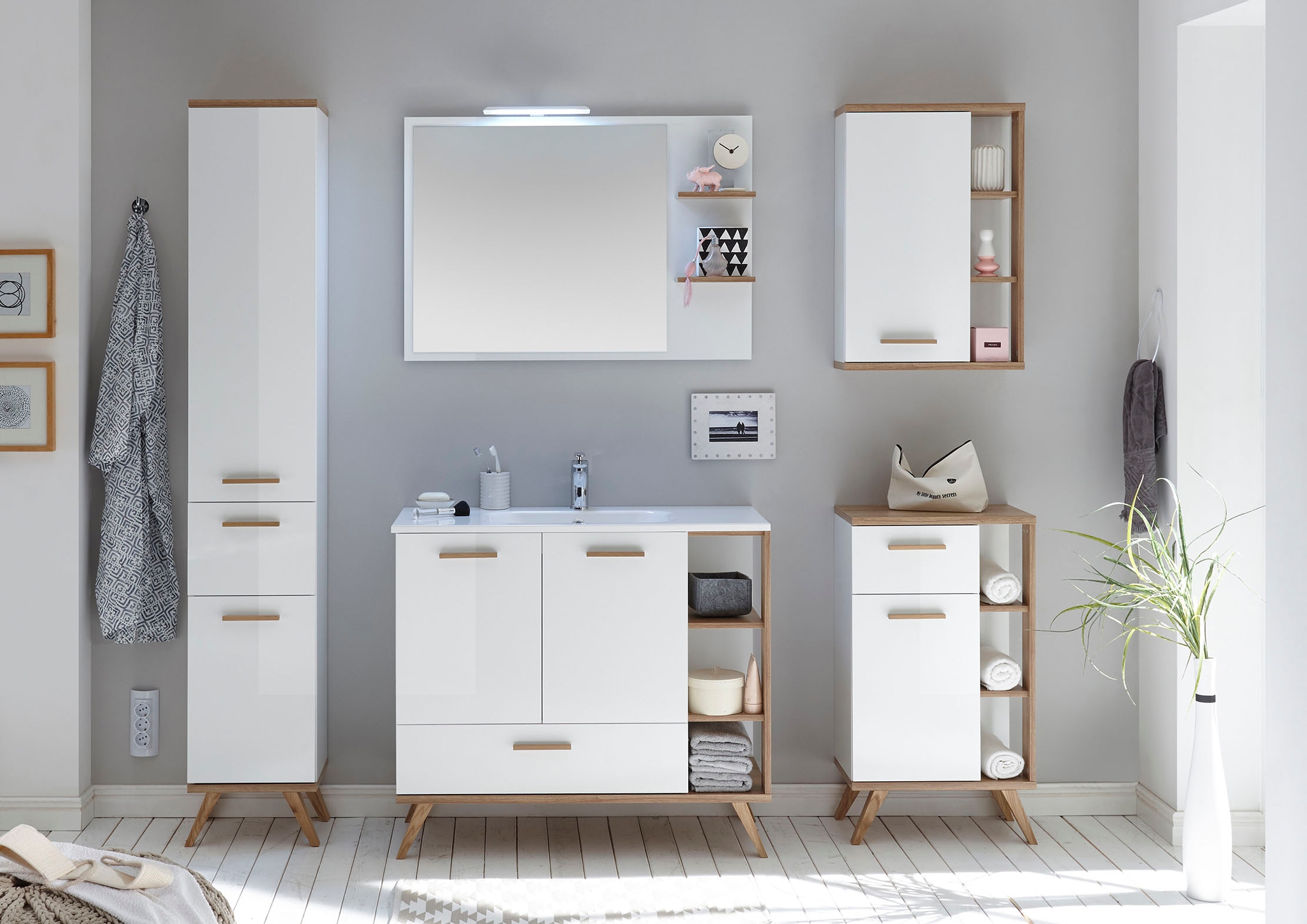 Saphir Badspiegel »Quickset 923 Spiegel 100 cm breit mit seitlicher Ablage« Flächenspiegel Weiss Glanz, Riviera Eiche quer Nachbildung