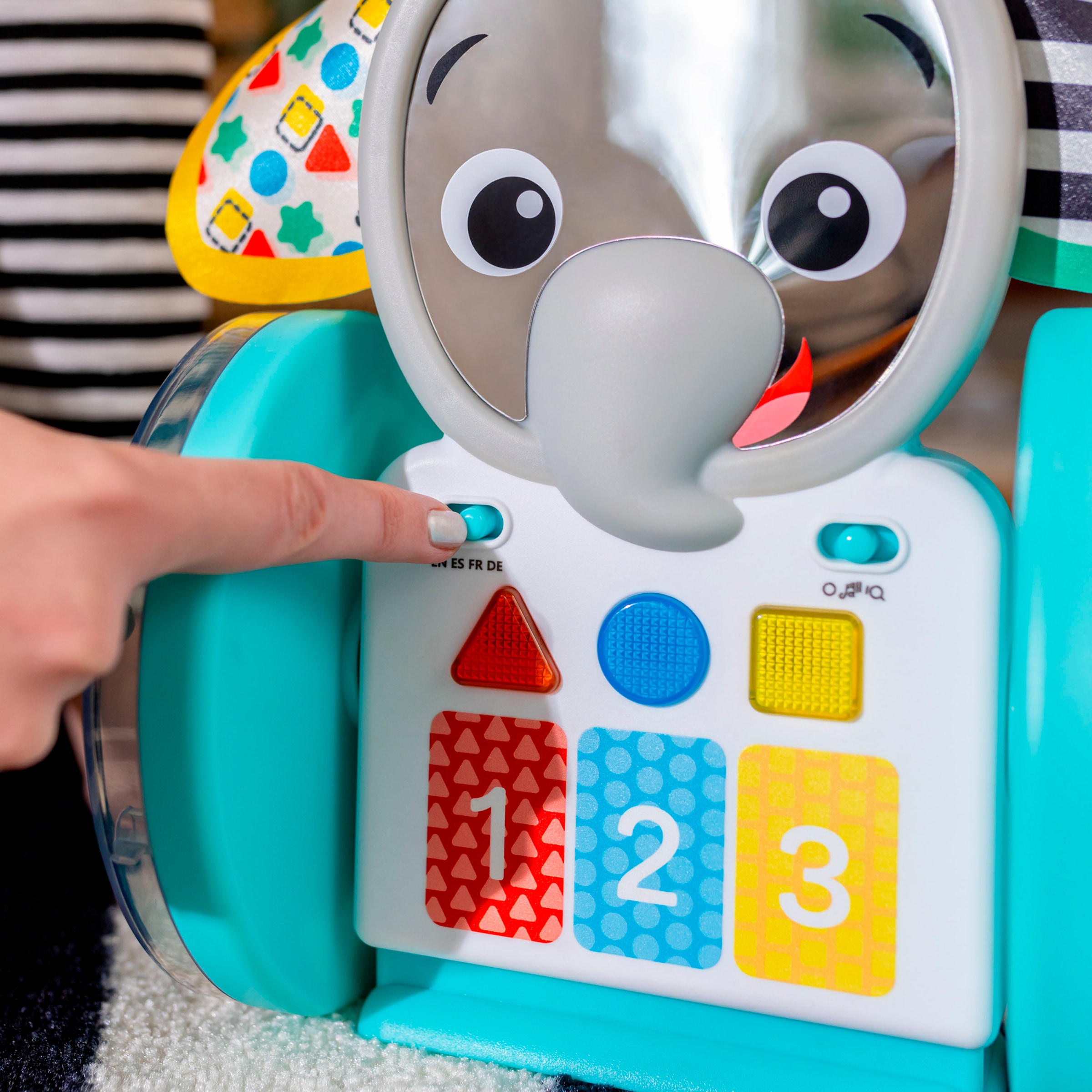 Baby Einstein Lernspielzeug »Chase & Tap Earl  Interactive Crawling Toy«