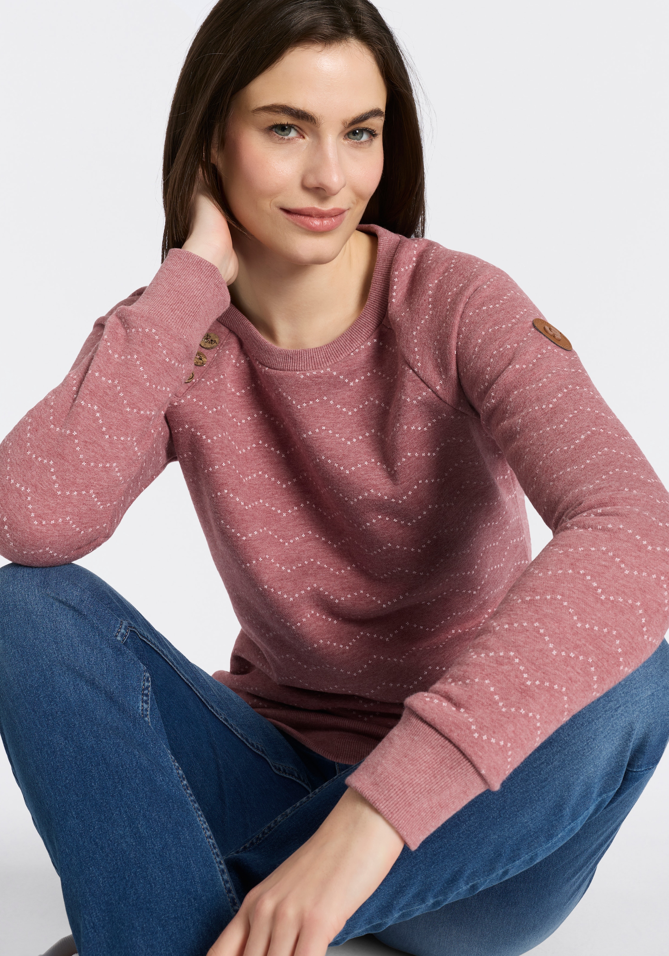 Ragwear Sweatshirt »DARIA ZIG ZAG O«, mit Zierknöpfen am Ausschnitt
