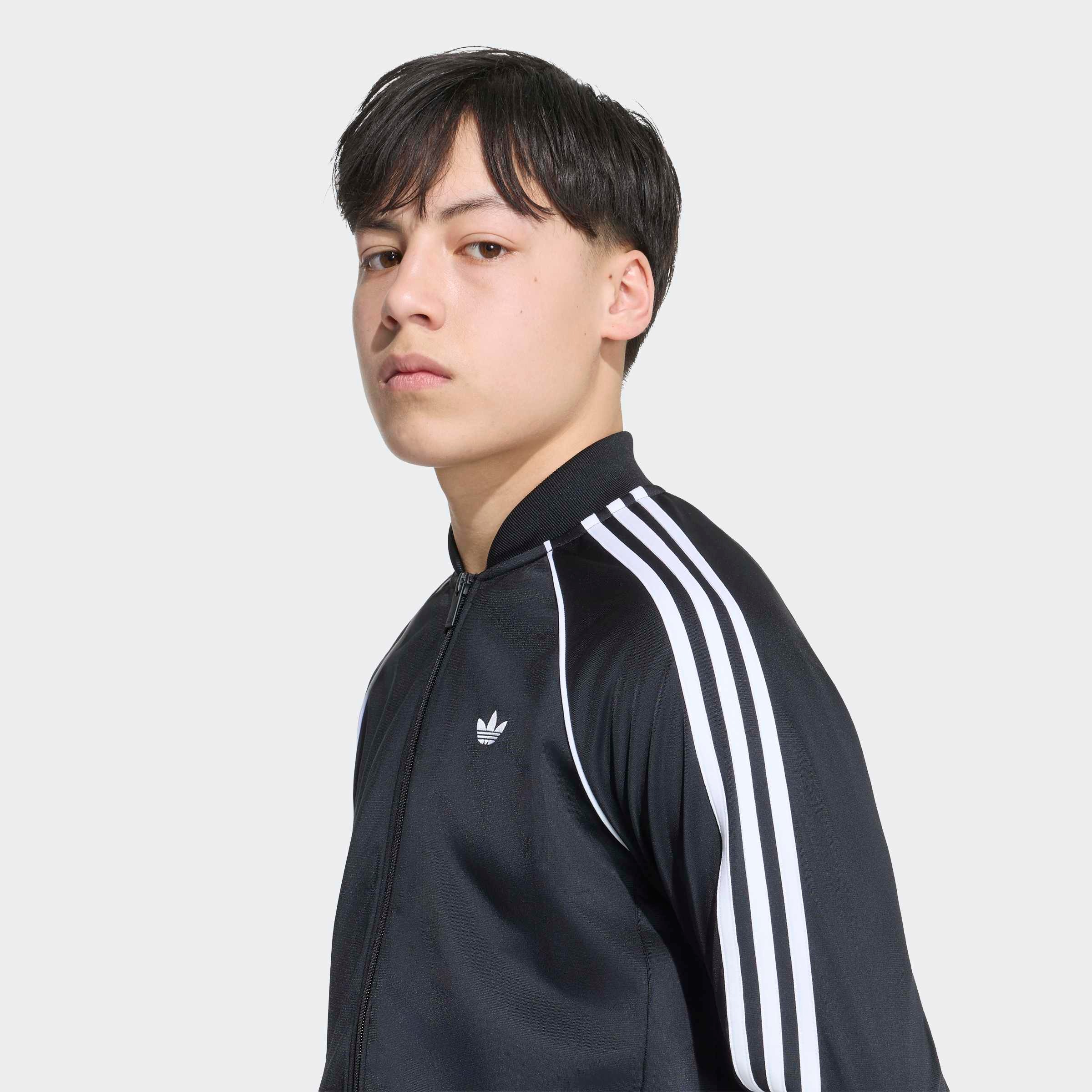 adidas Originals Veste d'entraînement »SST, LOCKER GESCHNITTEN« pour enfants, avec fermeture éclair, en polyester