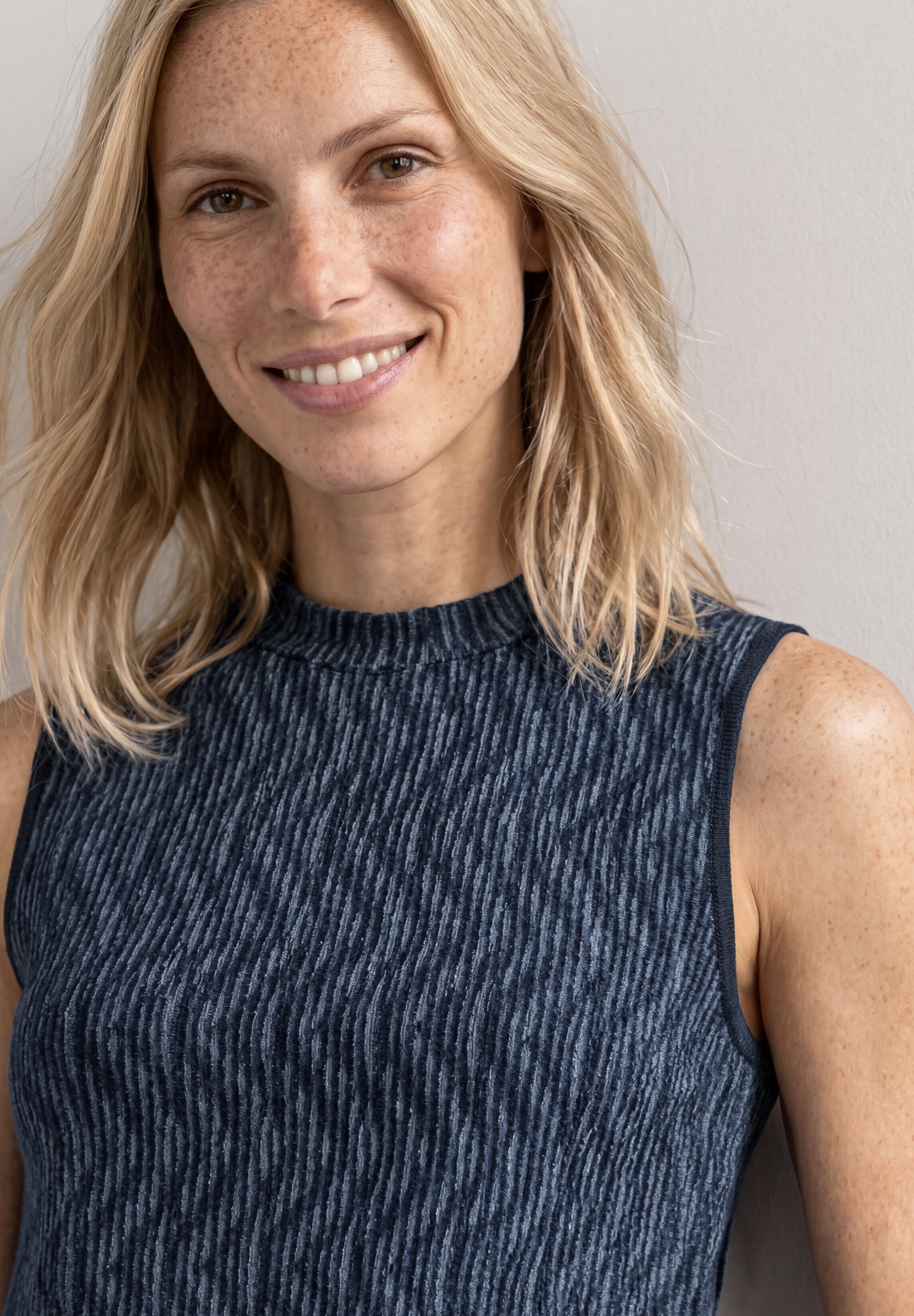 STREET ONE Haut de chemise Top d'été avec motif graphique et col roulé