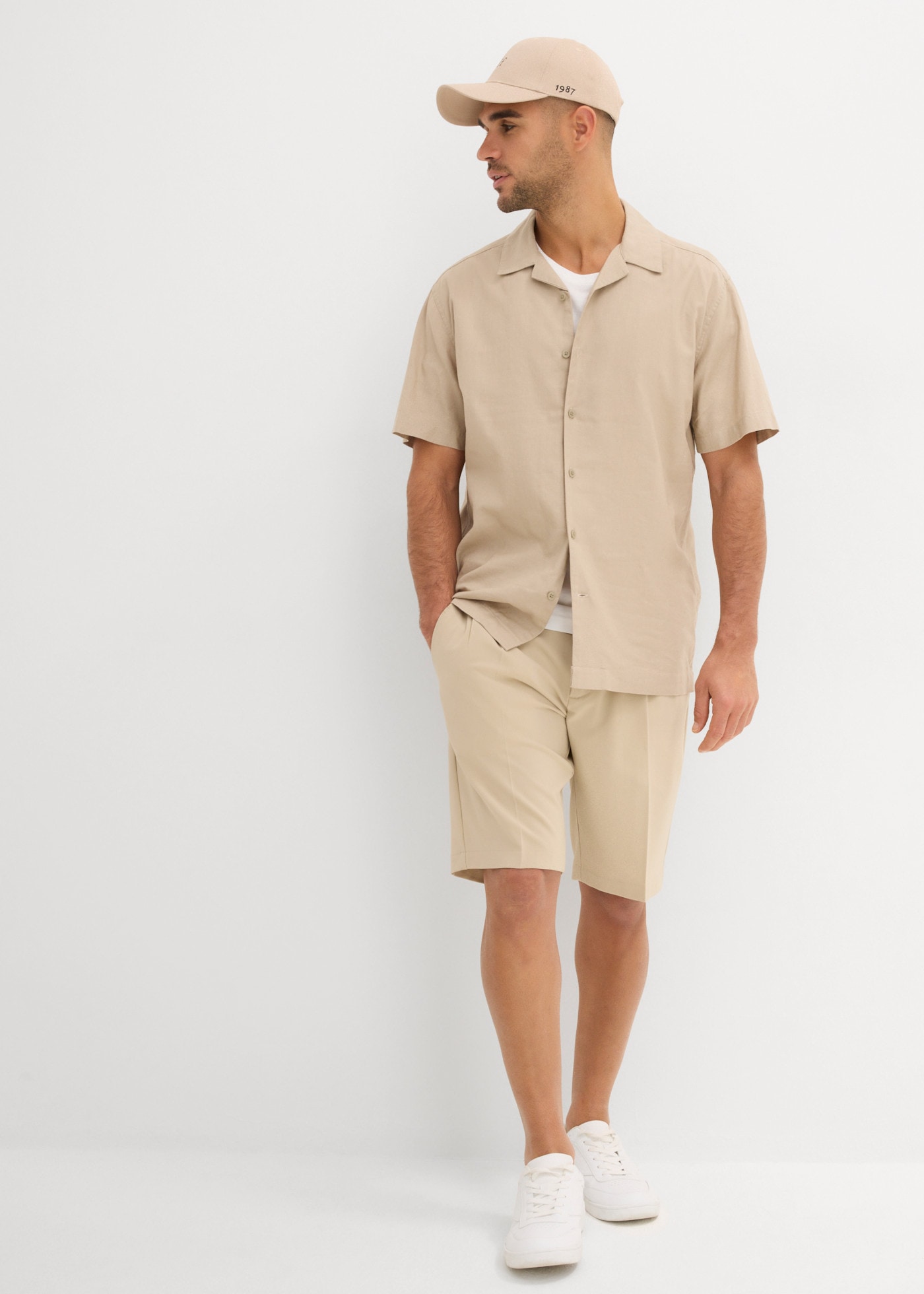 bonprix Chemise à manches courtes coupe loose décontractée, col revers, en mélange de lin, manches courtes