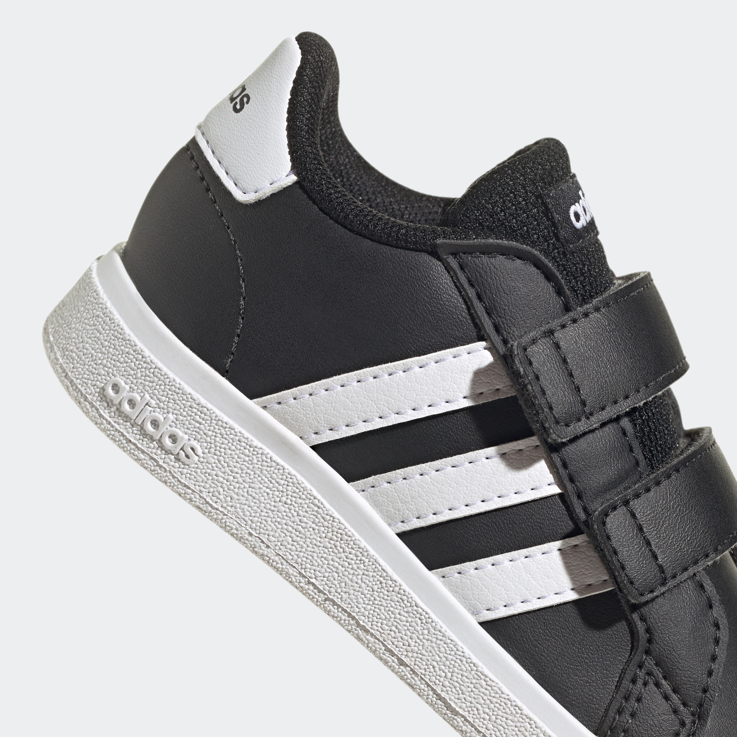 adidas Sportswear Sneaker »GRAND COURT LIFESTYLE HOOK AND LOOP«  für Kinder, Design auf den Spuren des adidas Superstar