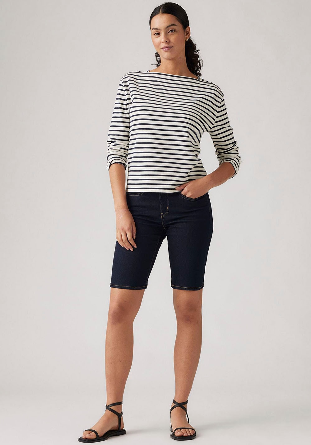 Levi's® Shorts »SHAPING BERMUDA«  Sommerhose im Five-Pocket Style