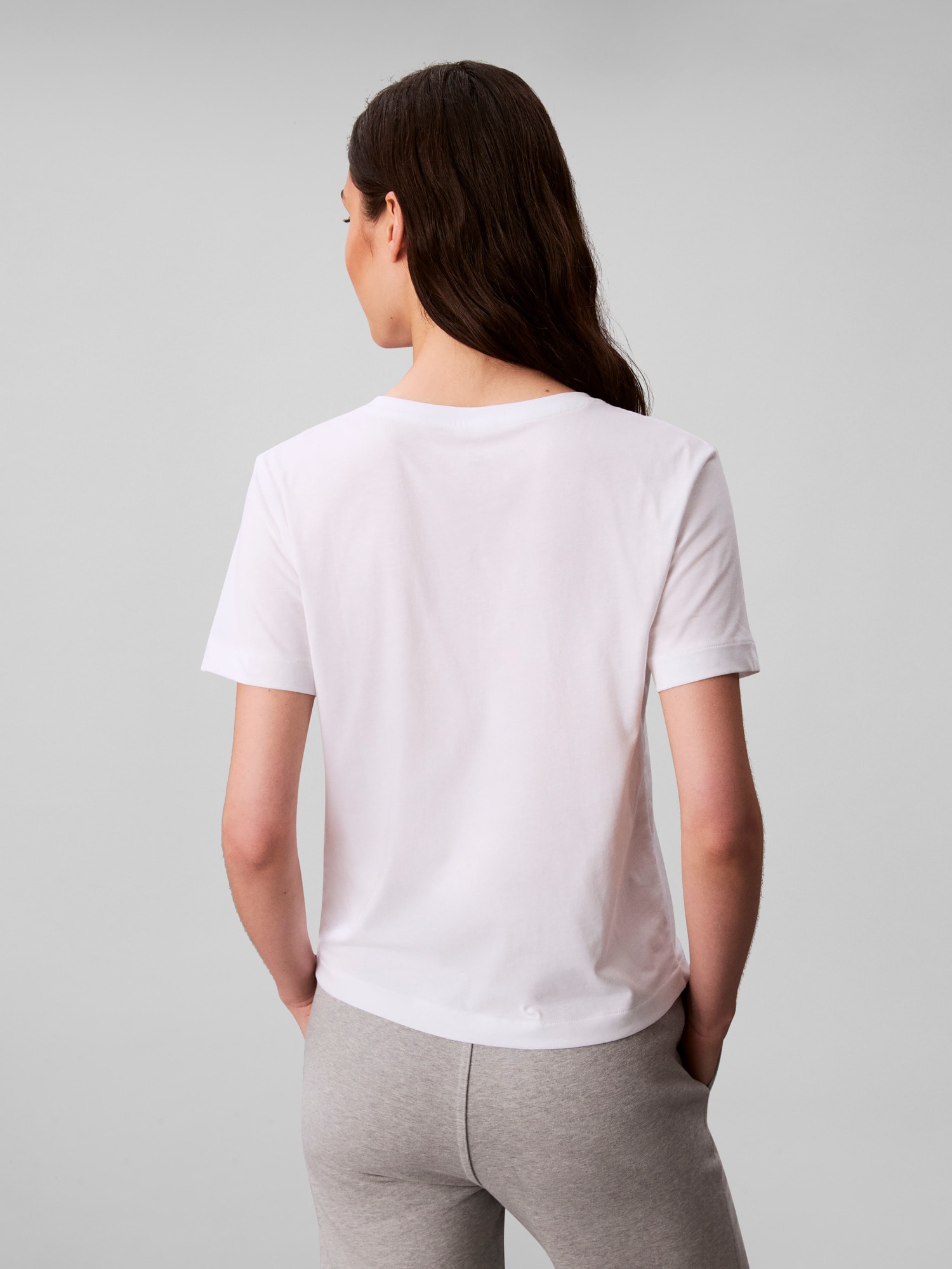 Calvin Klein Jeans T-Shirt »A- Logo VN 2 pack Tee« Packung, 2er-Pack, 2 Stk. Mit V-Ausschnitt