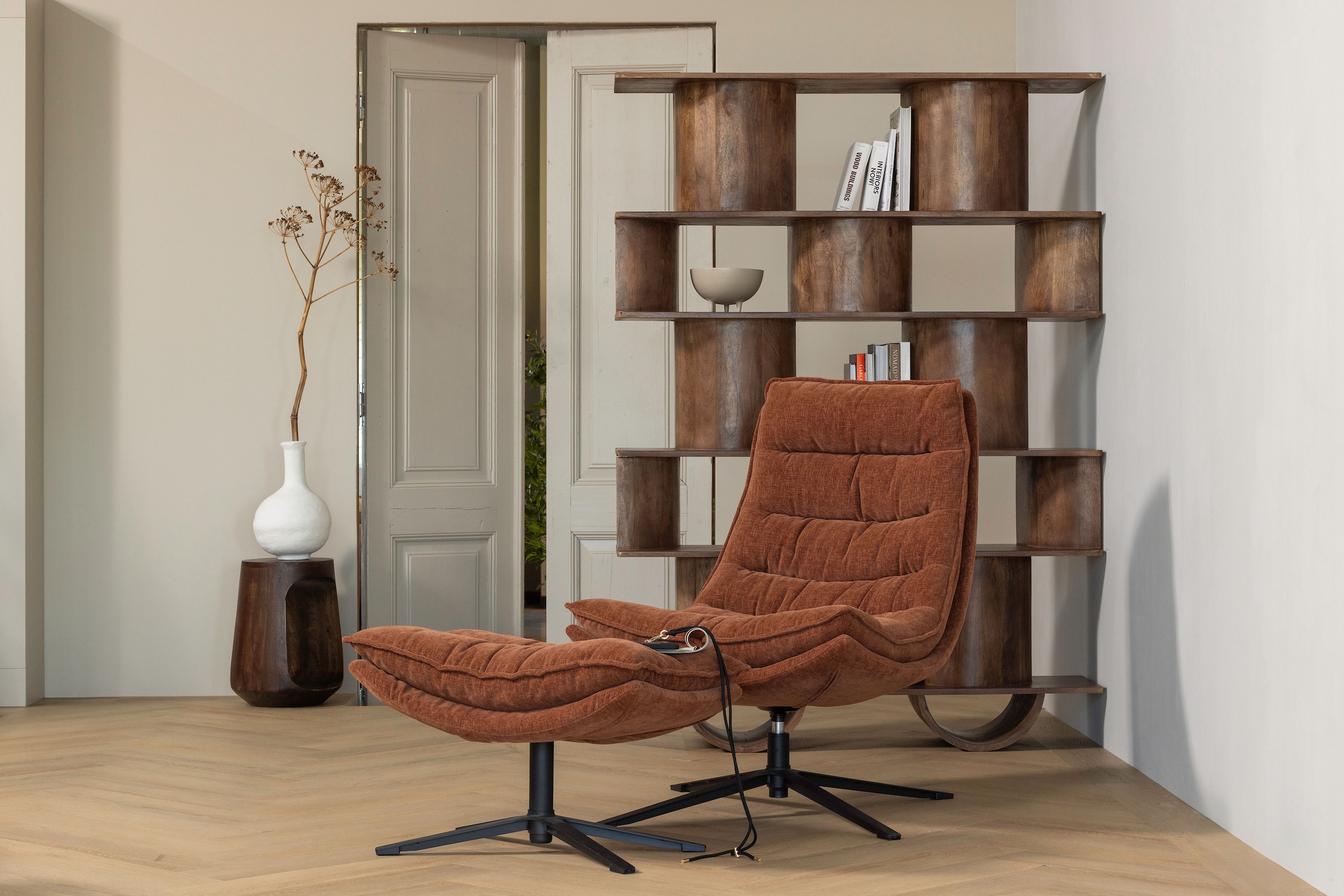 WOOOD Fauteuil pivotant »Kube mit Drehmechanismus inkl. Hocker B 74 x T 89 x H 100 cm« revêtement Newt-Chenille, haute résistance à l'usure, capacité de charge 120 kg