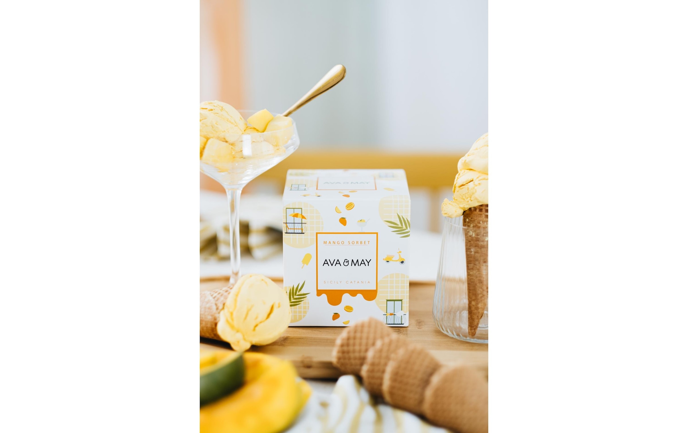 AVA & MAY Bougie parfumée »Mango Sorbet 450 g«