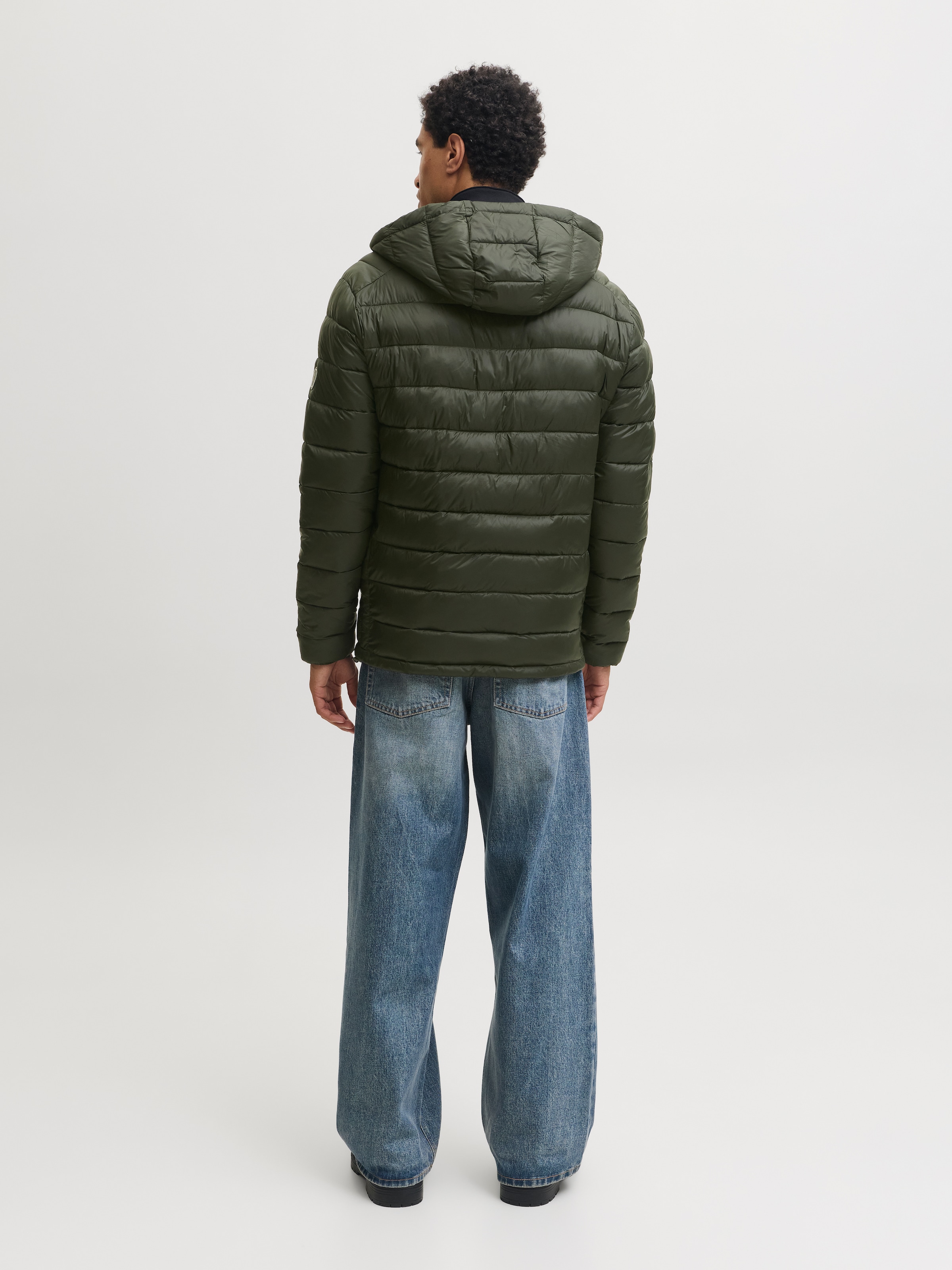 Jack & Jones Veste matelassée »JJEKINGSLEY LIGHT PUFFER HOOD NOOS« avec capuche Fibre synthétique, avec capuche