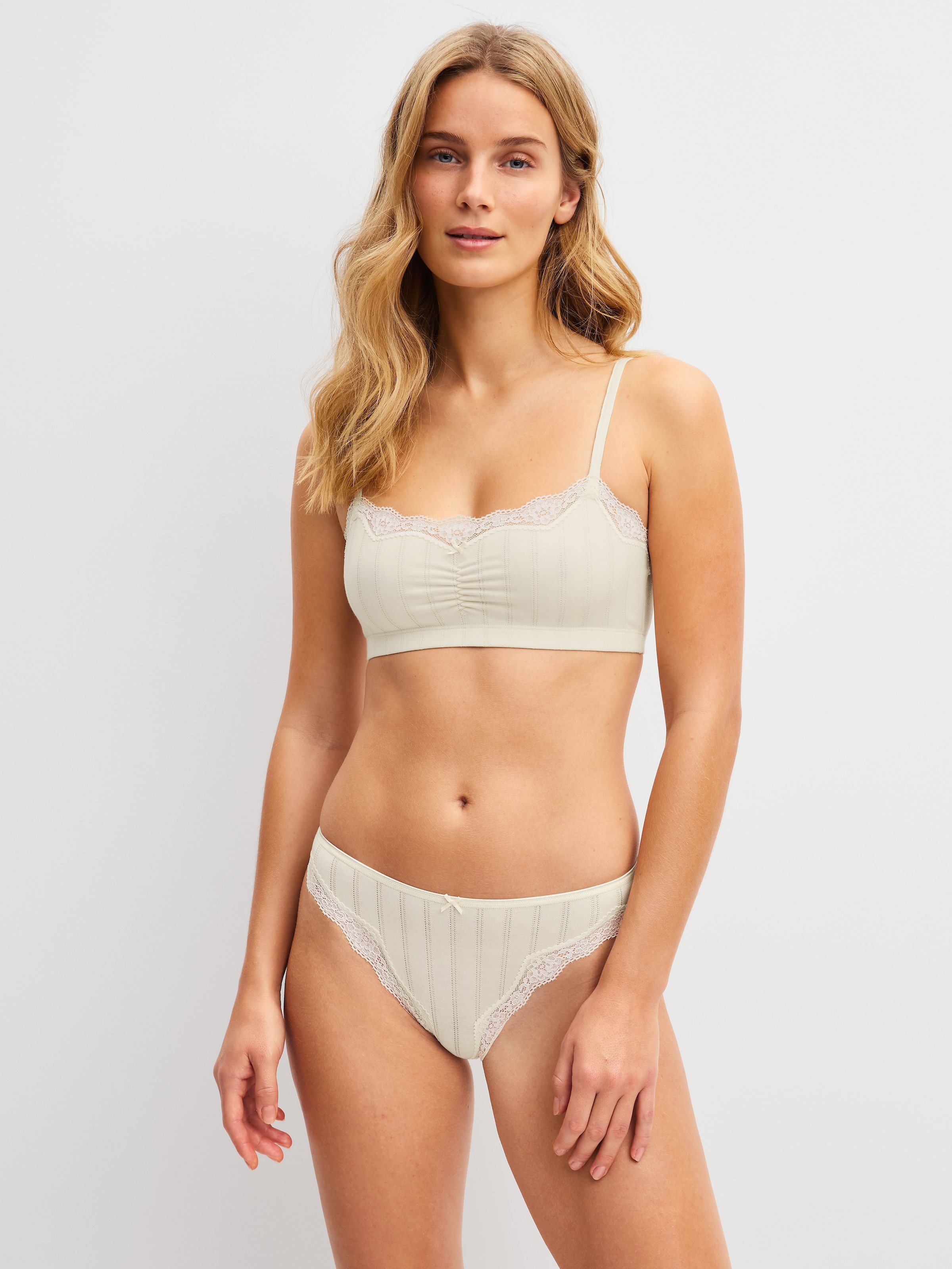 CALIDA Slip »Etude Toujours« aspect rayures fines, dentelle florale, coupe régulière, jacquard, élastique