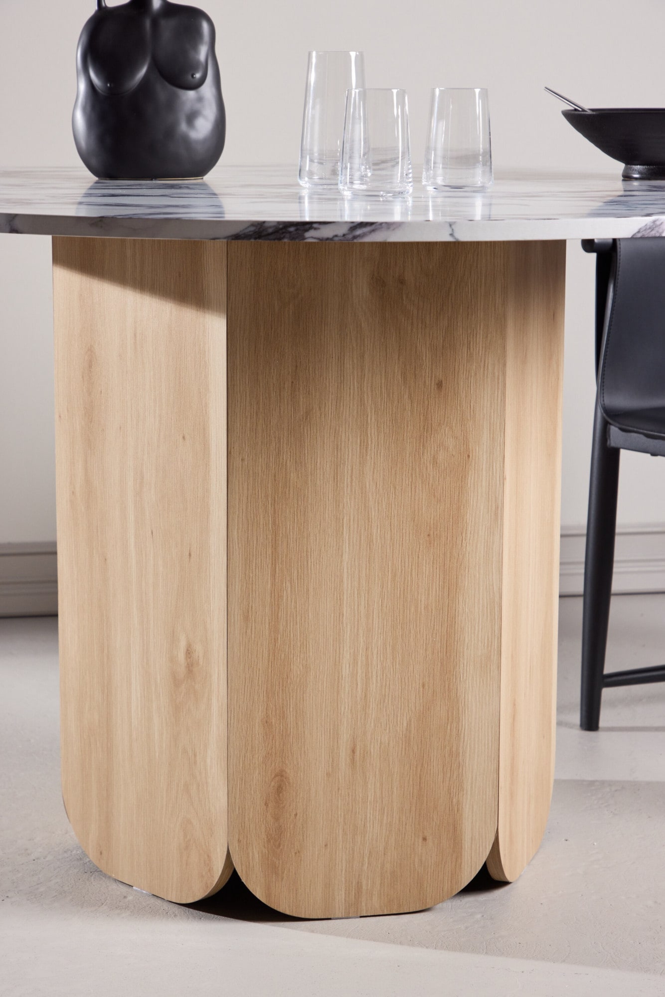 Venture Home Esstisch »Tekla, runder Esstisch, gerippter Säulenfuss, Ø 120 cm« Esszimmertisch, MDF, Papierlaminat, zentraler Mittelfuss, geräumig