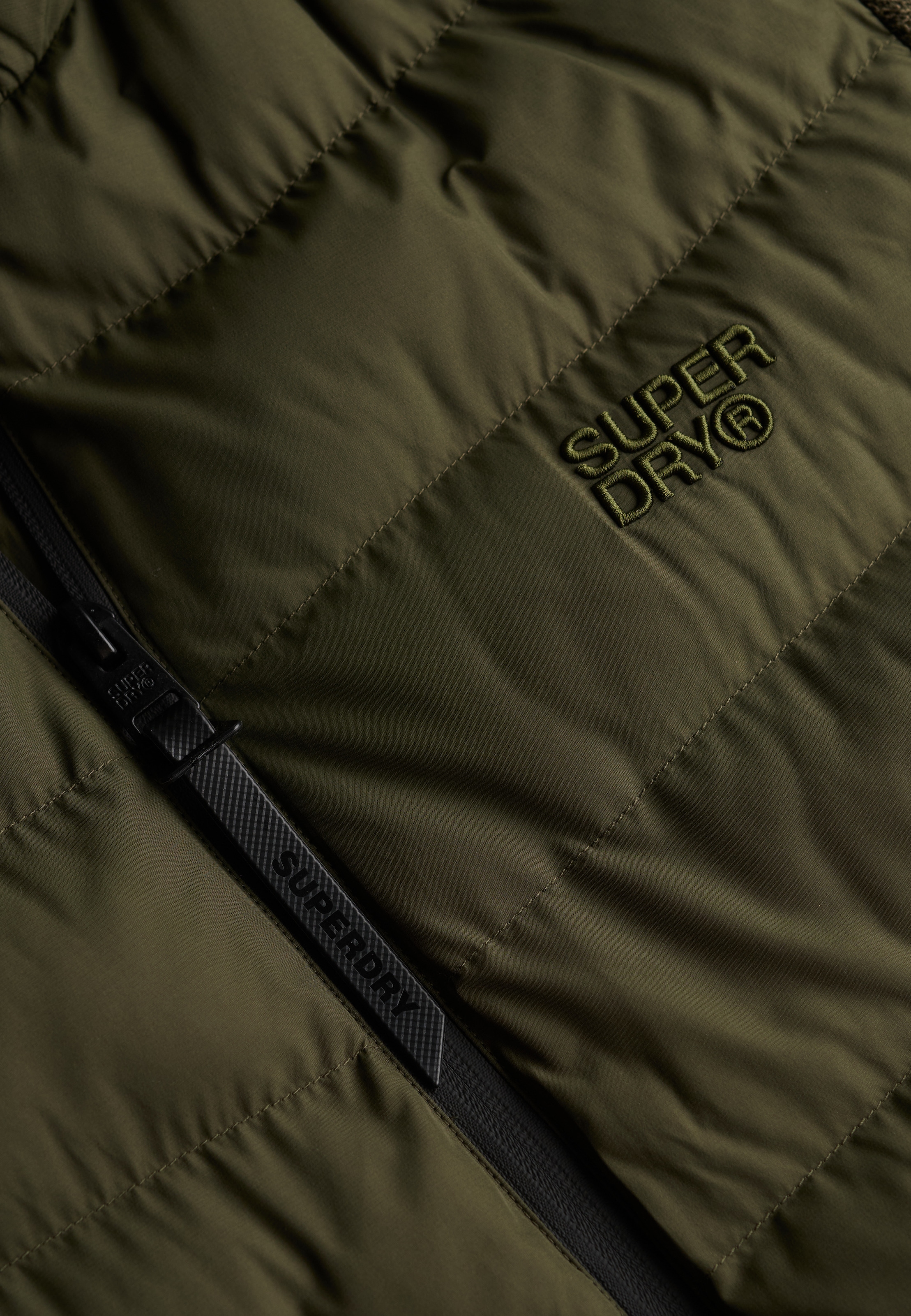 Superdry Veste matelassée »HOODED STORM KNIT HYBRID JKT« mit Kapuze