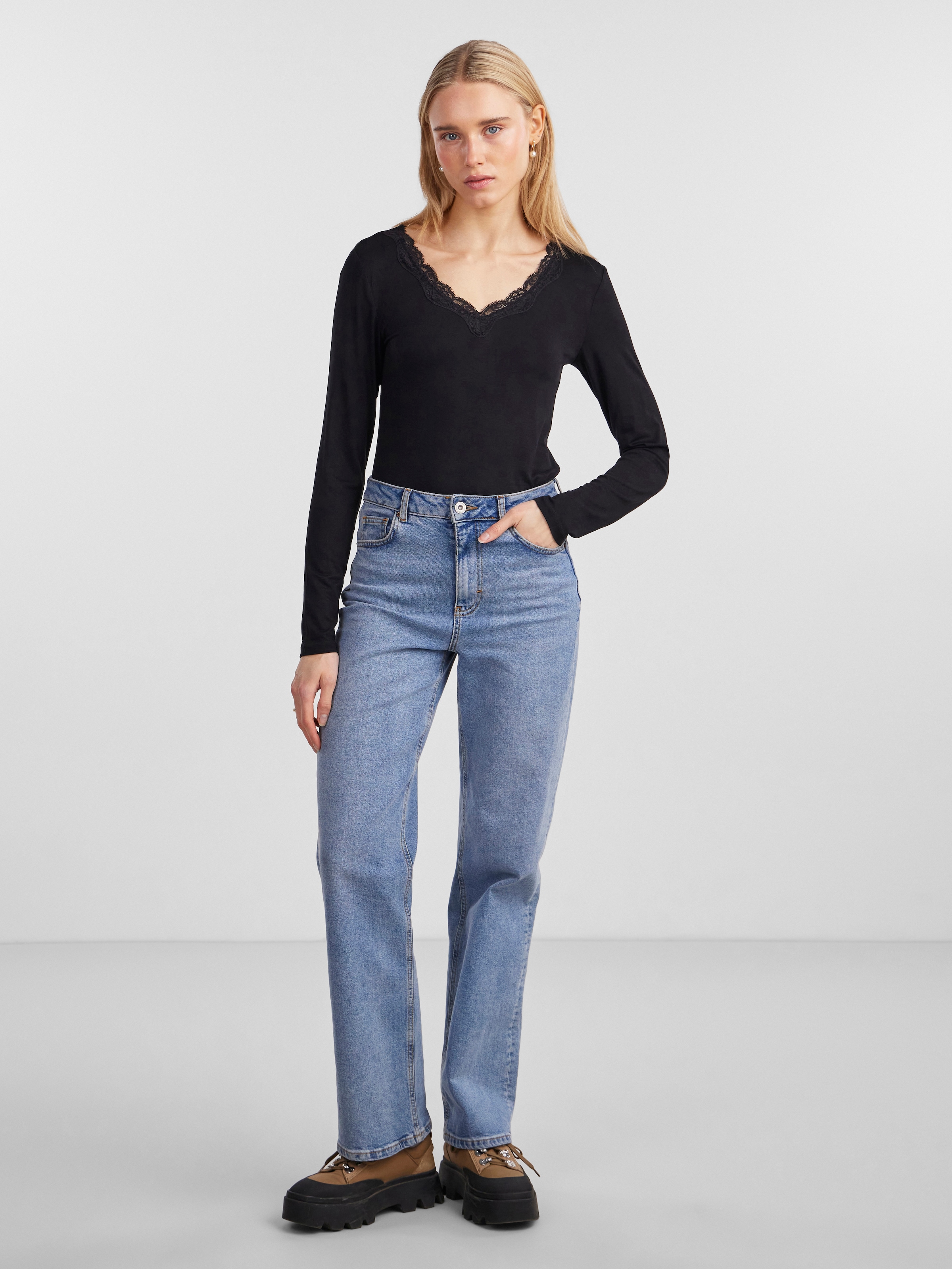 pieces V-Shirt »PCBARBERA LS LACE TOP NOOS BC«