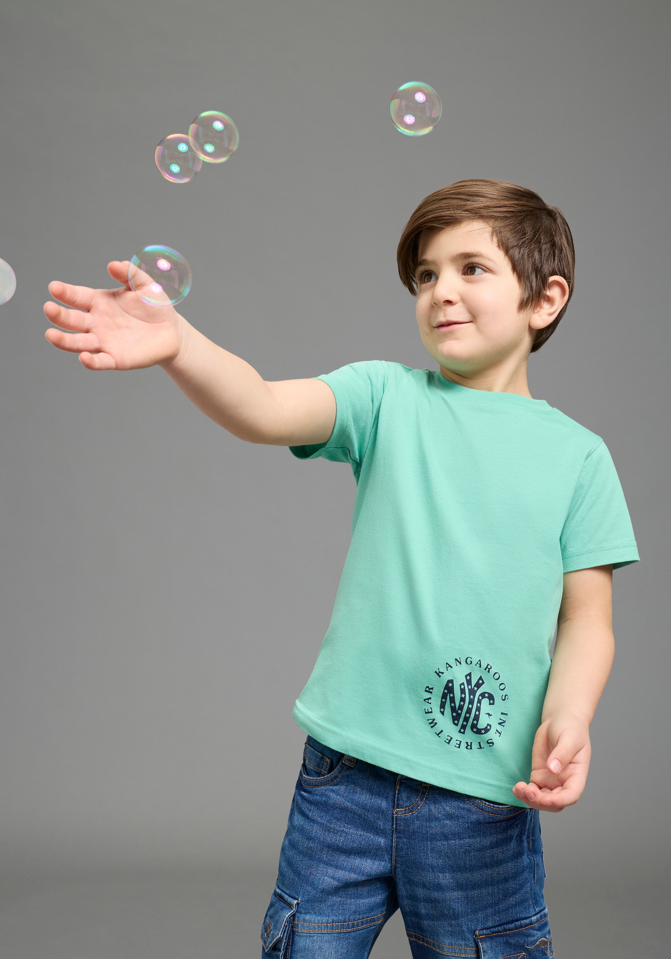 KangaROOS T-shirt »Kangaroos 2er Pack T-Shirts« Packung, 2, 2 pièces Basic Passform, mit Rundhalsausschnitt, bedruckt, aus Baumwolle